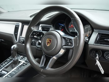 Used Porsche Macan 2016 for sale - 76592858: Photo