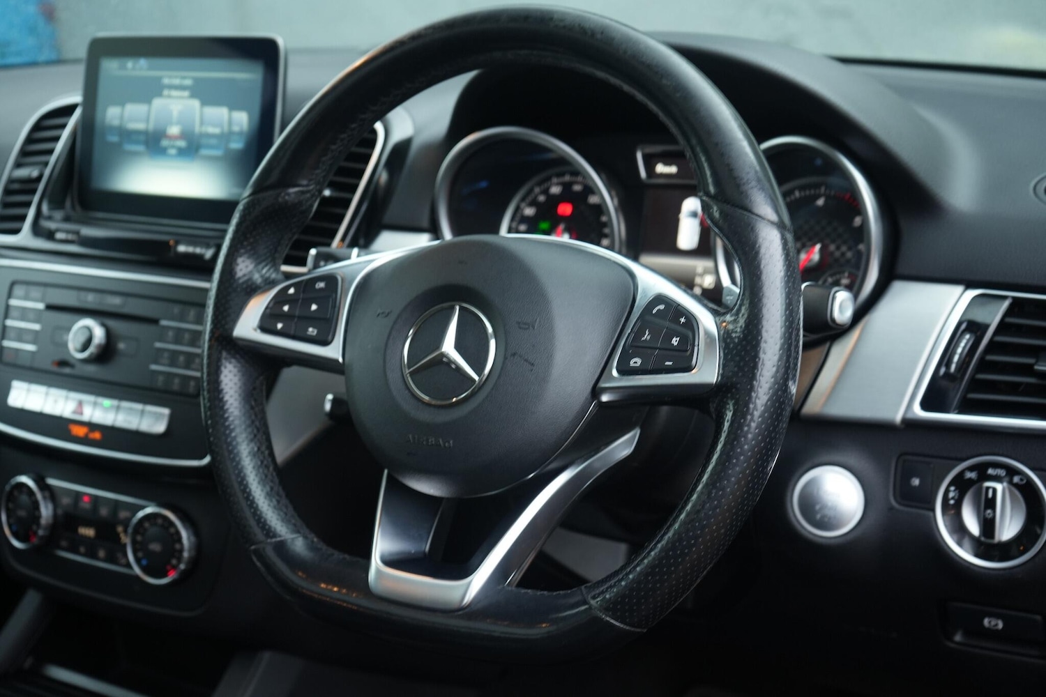 Used Mercedes-Benz GLE 2016 for sale - 76753189: Photo 3