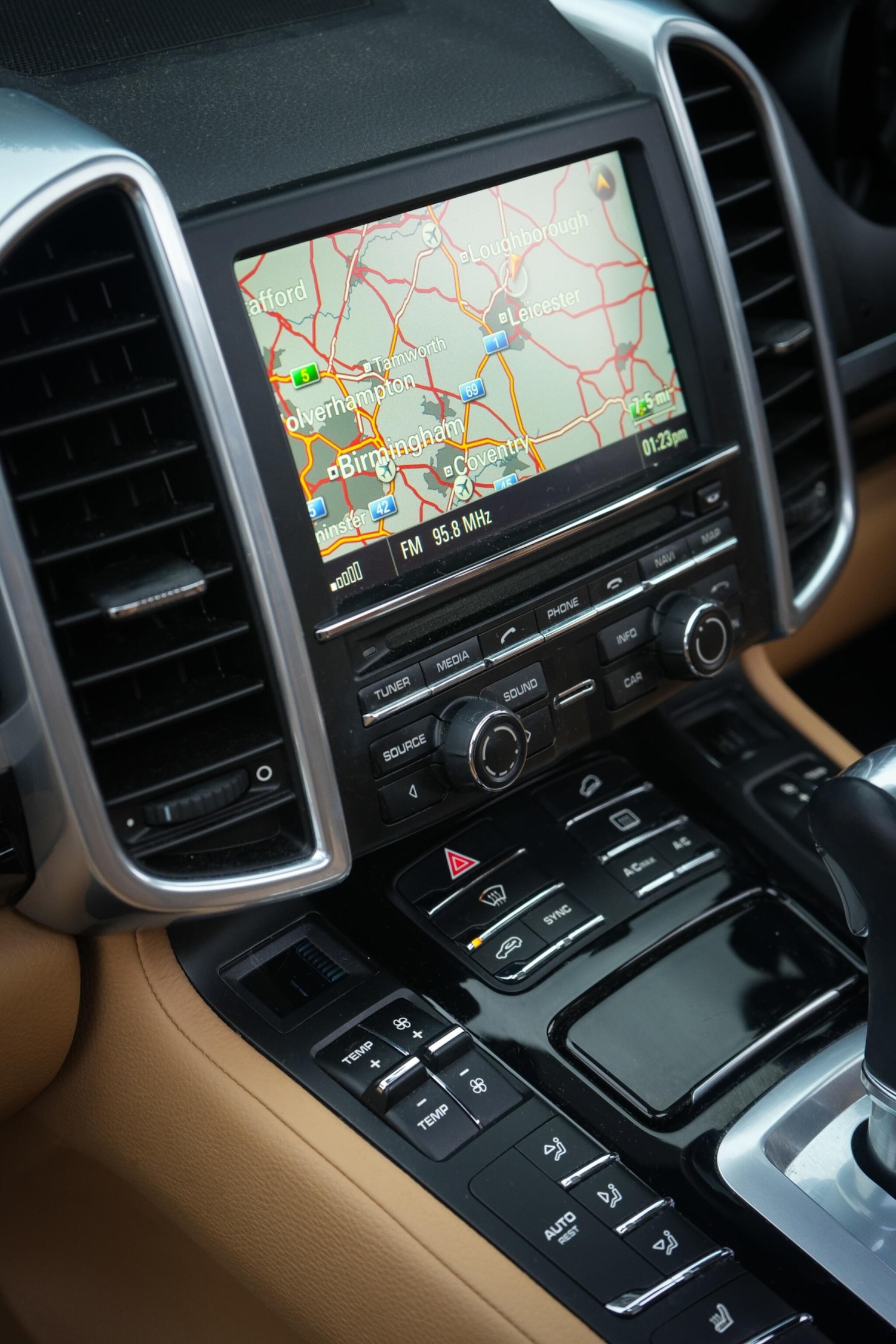 Used Porsche Cayenne 2016 for sale - 77646850: Photo 37