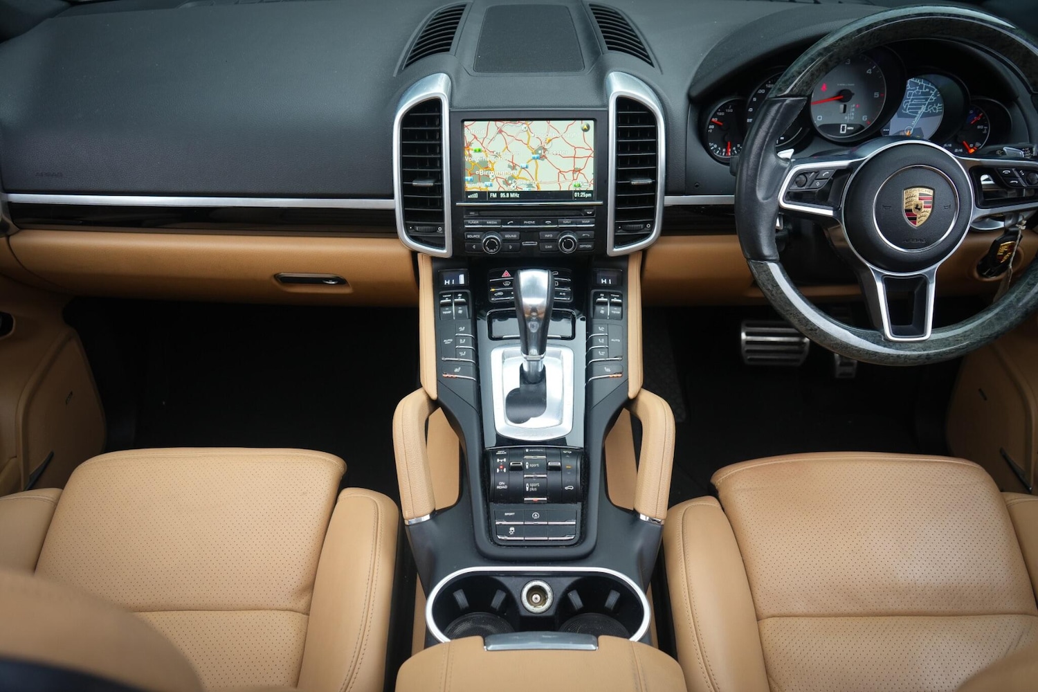 Used Porsche Cayenne 2016 for sale - 77646850: Photo 5