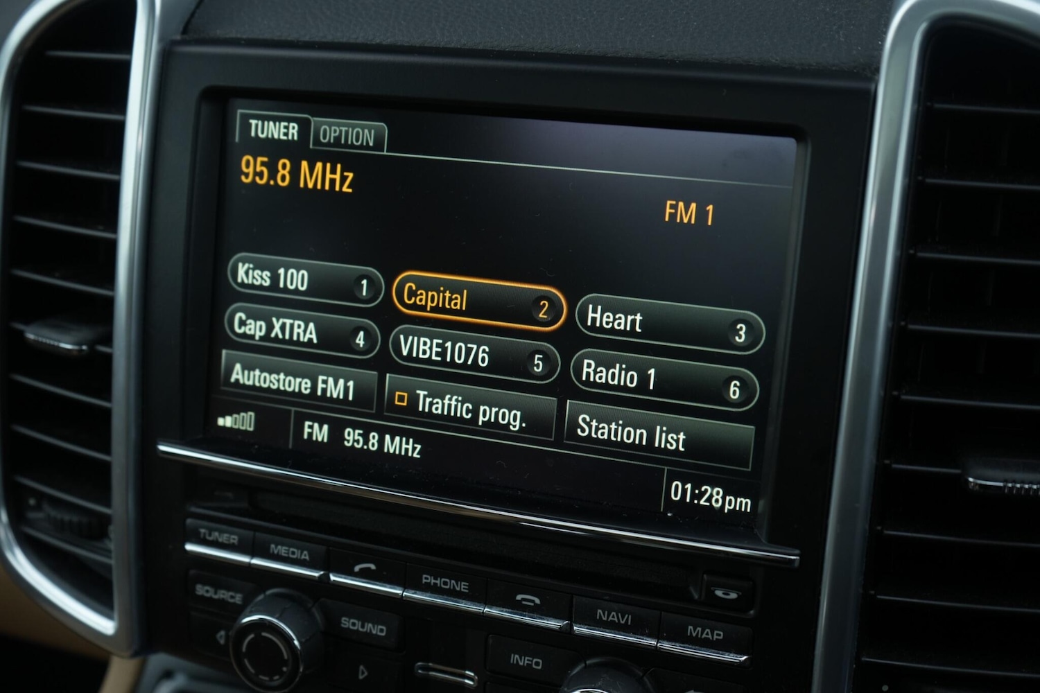 Used Porsche Cayenne 2016 for sale - 77646850: Photo 60