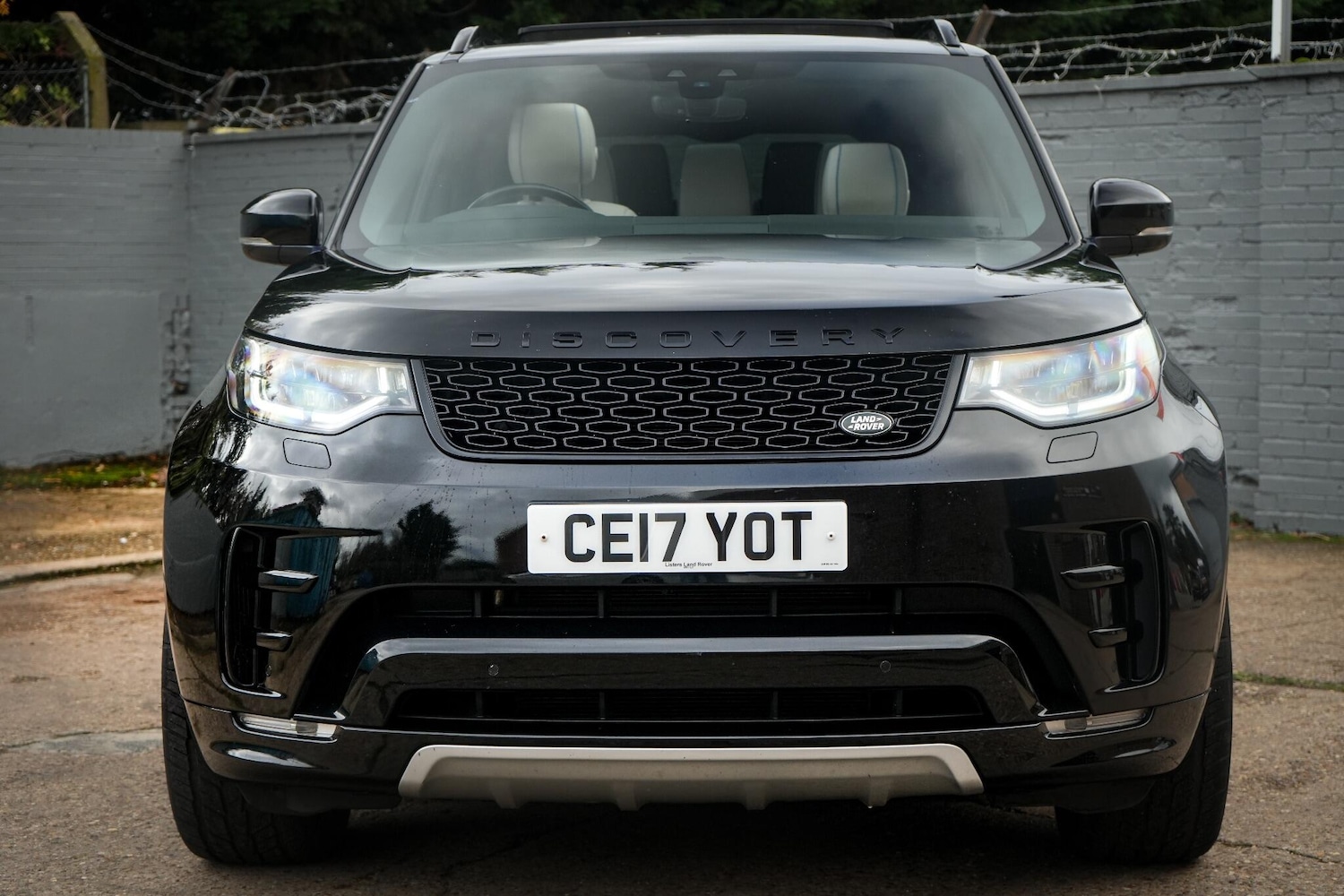 Used Land Rover Discovery 2017 for sale - 76522289: Photo 11