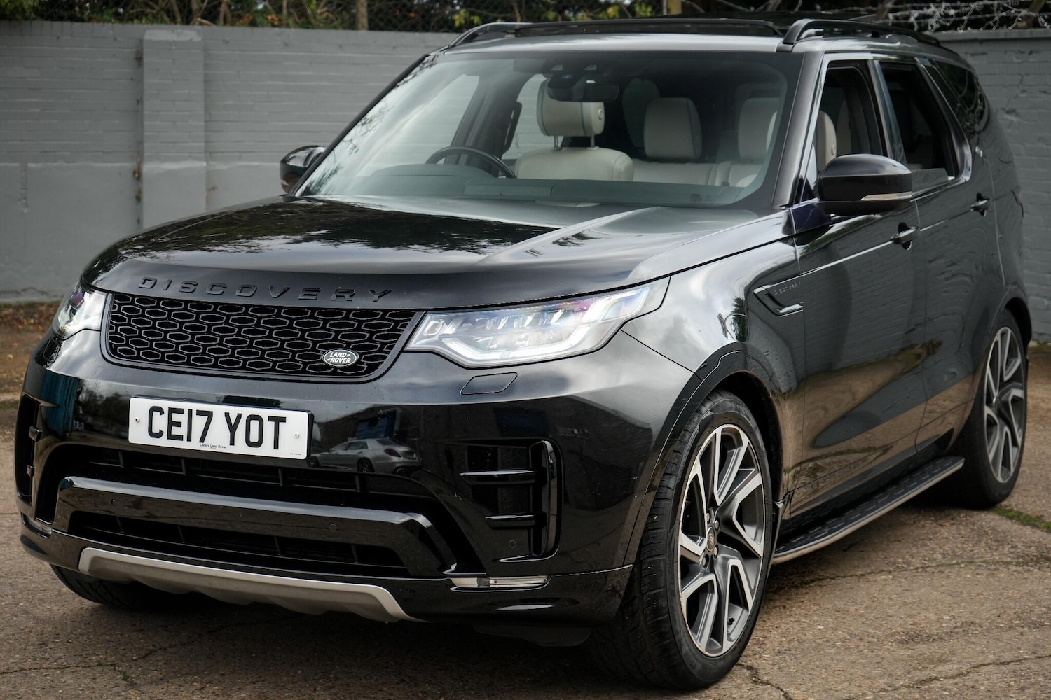 Used Land Rover Discovery 2017 for sale - 76522289: Photo 12