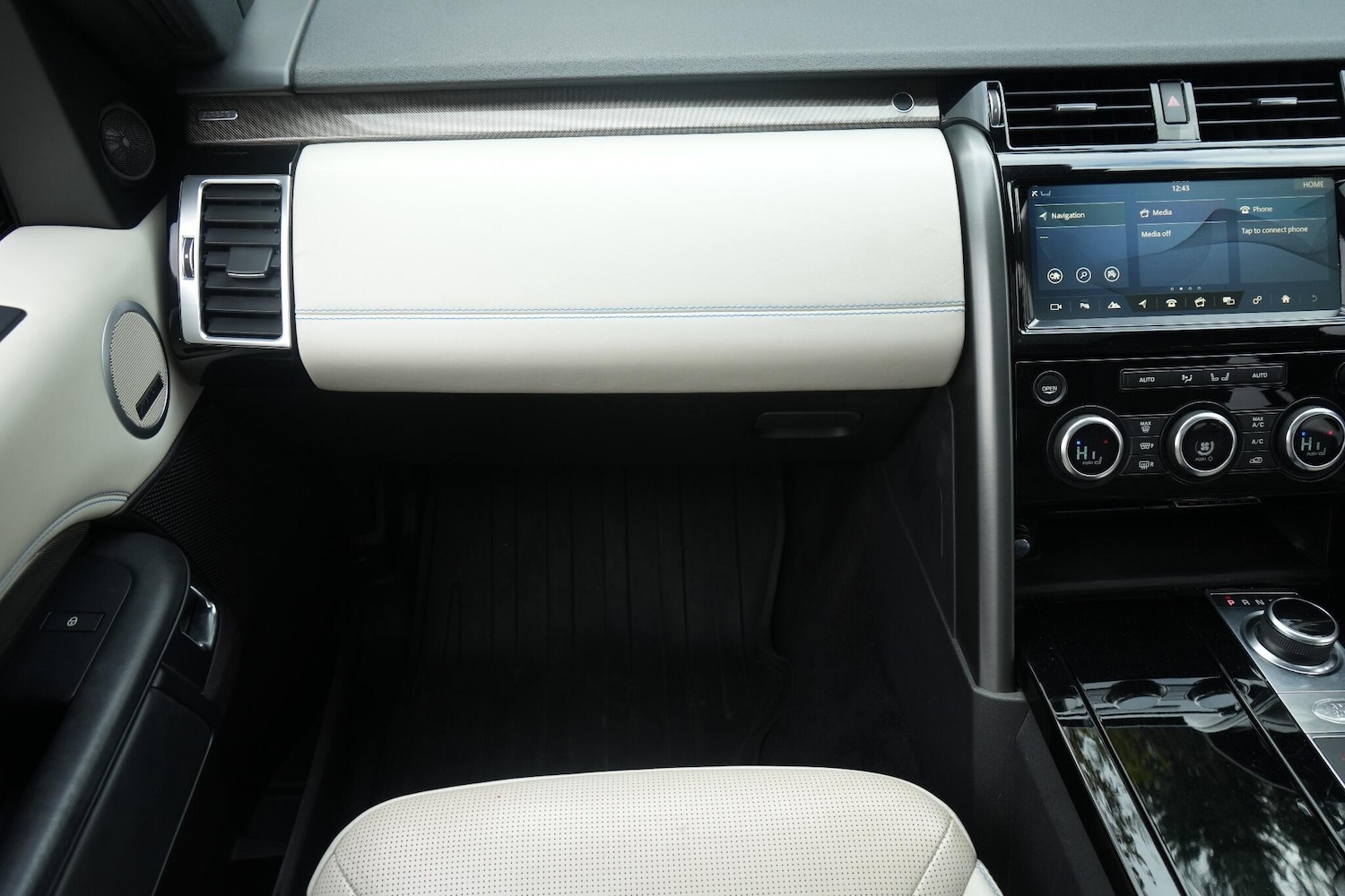 Used Land Rover Discovery 2017 for sale - 76522289: Photo 30