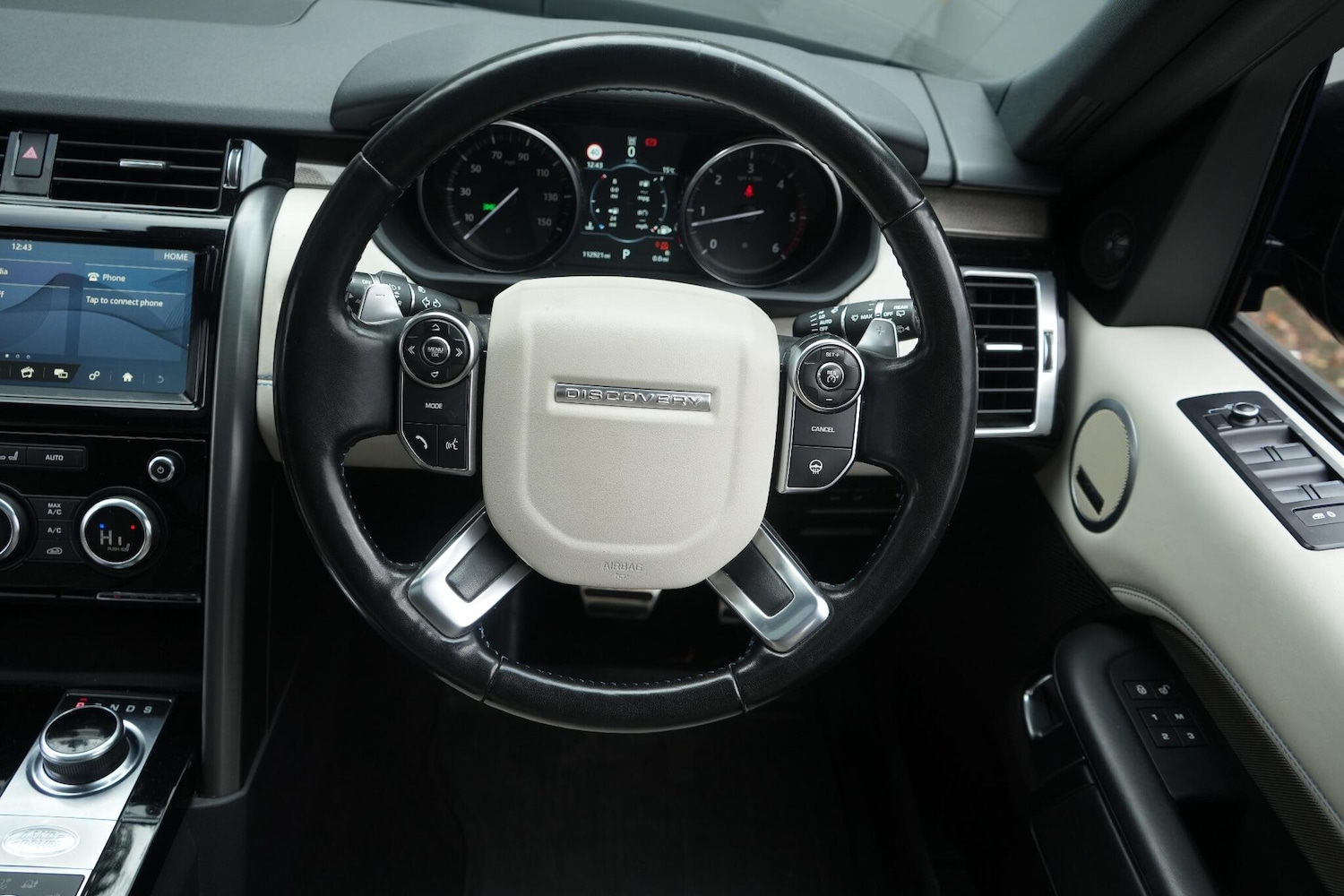 Used Land Rover Discovery 2017 for sale - 76522289: Photo 36