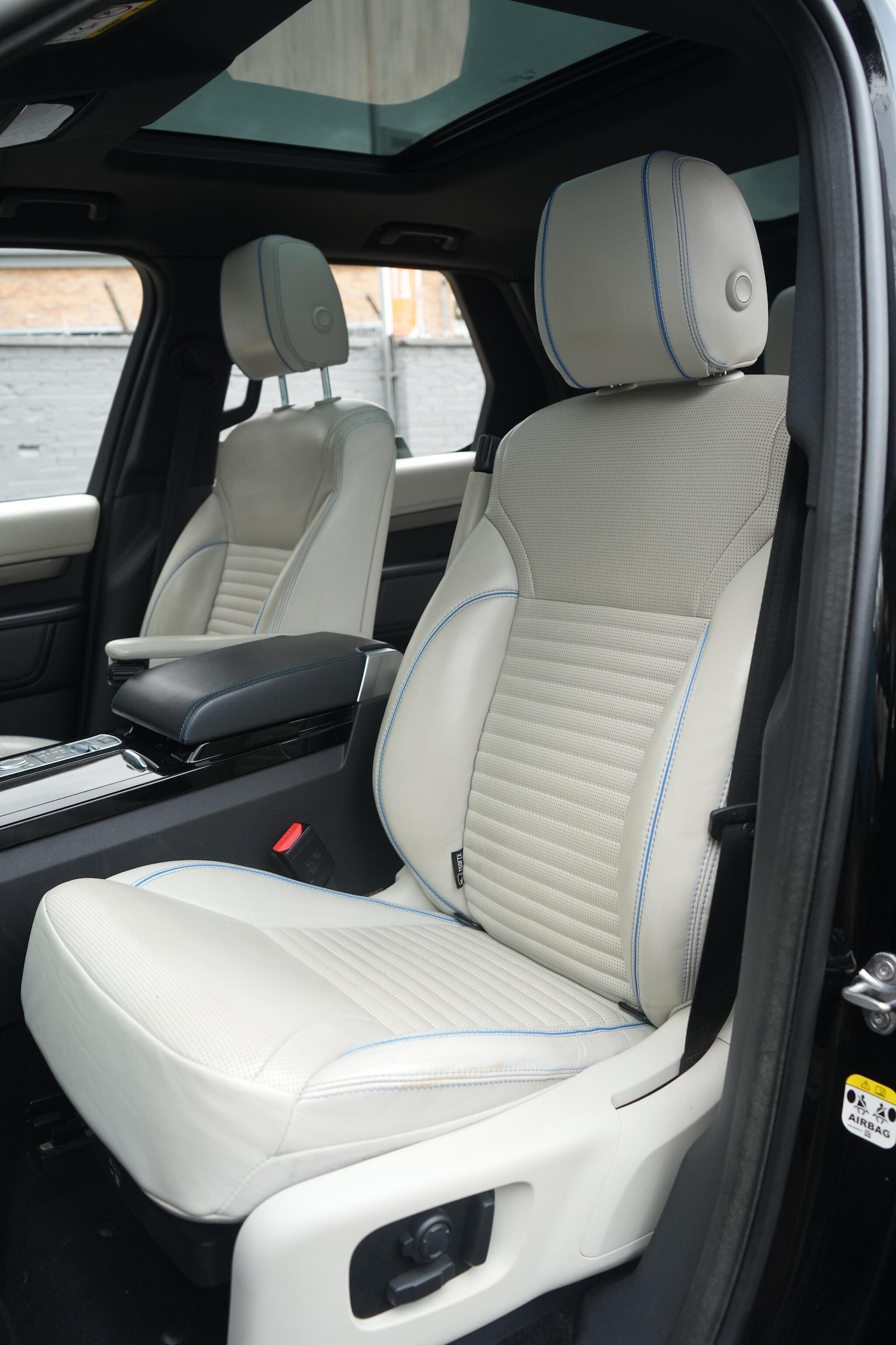 Used Land Rover Discovery 2017 for sale - 76522289: Photo 38