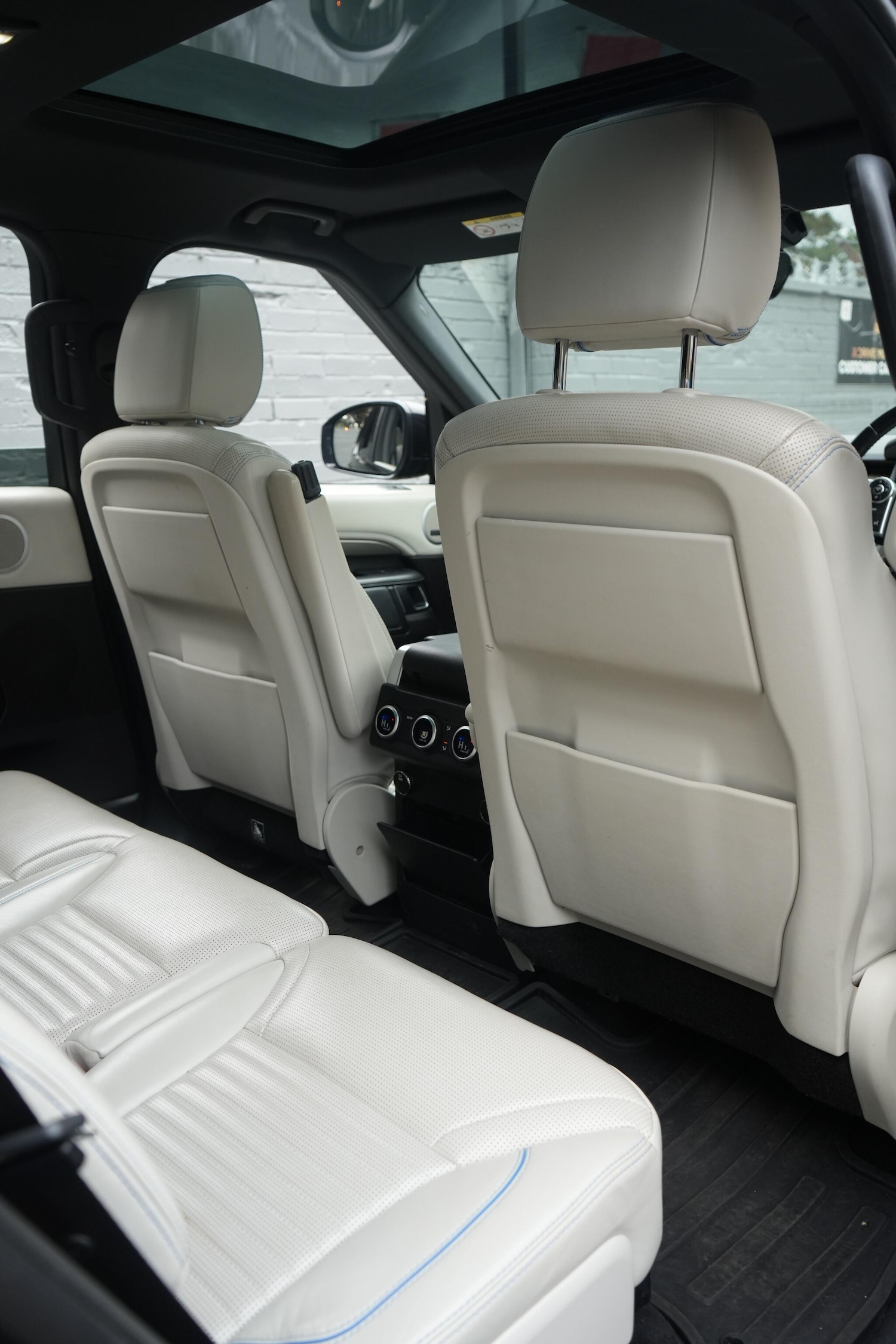 Used Land Rover Discovery 2017 for sale - 76522289: Photo 41