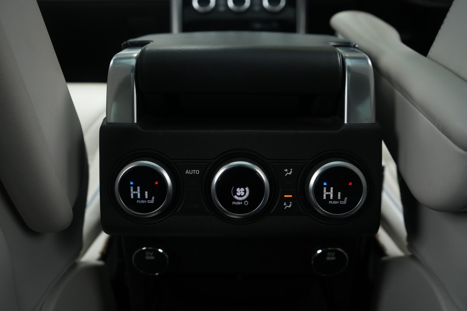 Used Land Rover Discovery 2017 for sale - 76522289: Photo 46