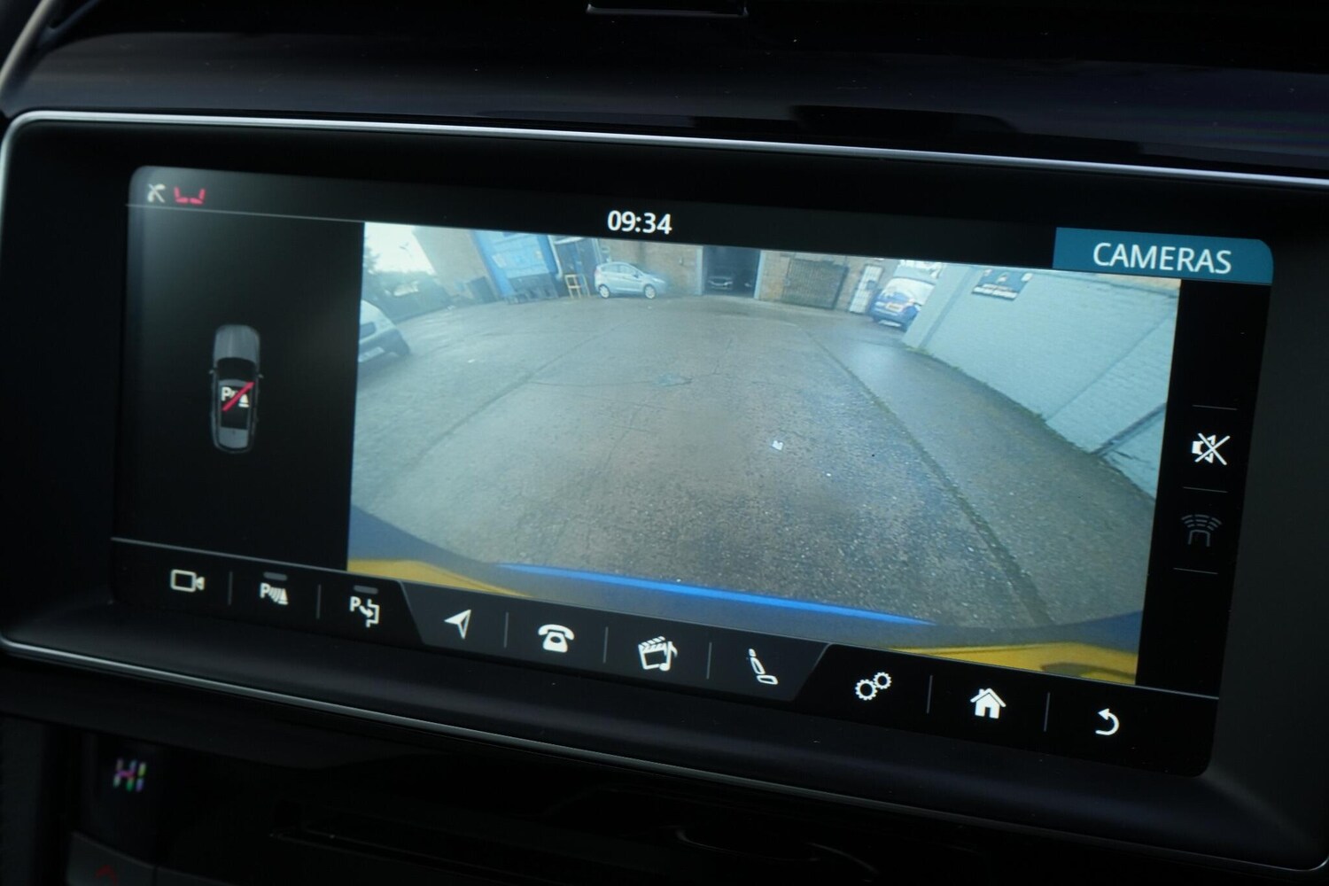 Used Jaguar F-Pace 2016 for sale - 76832672: Photo 14