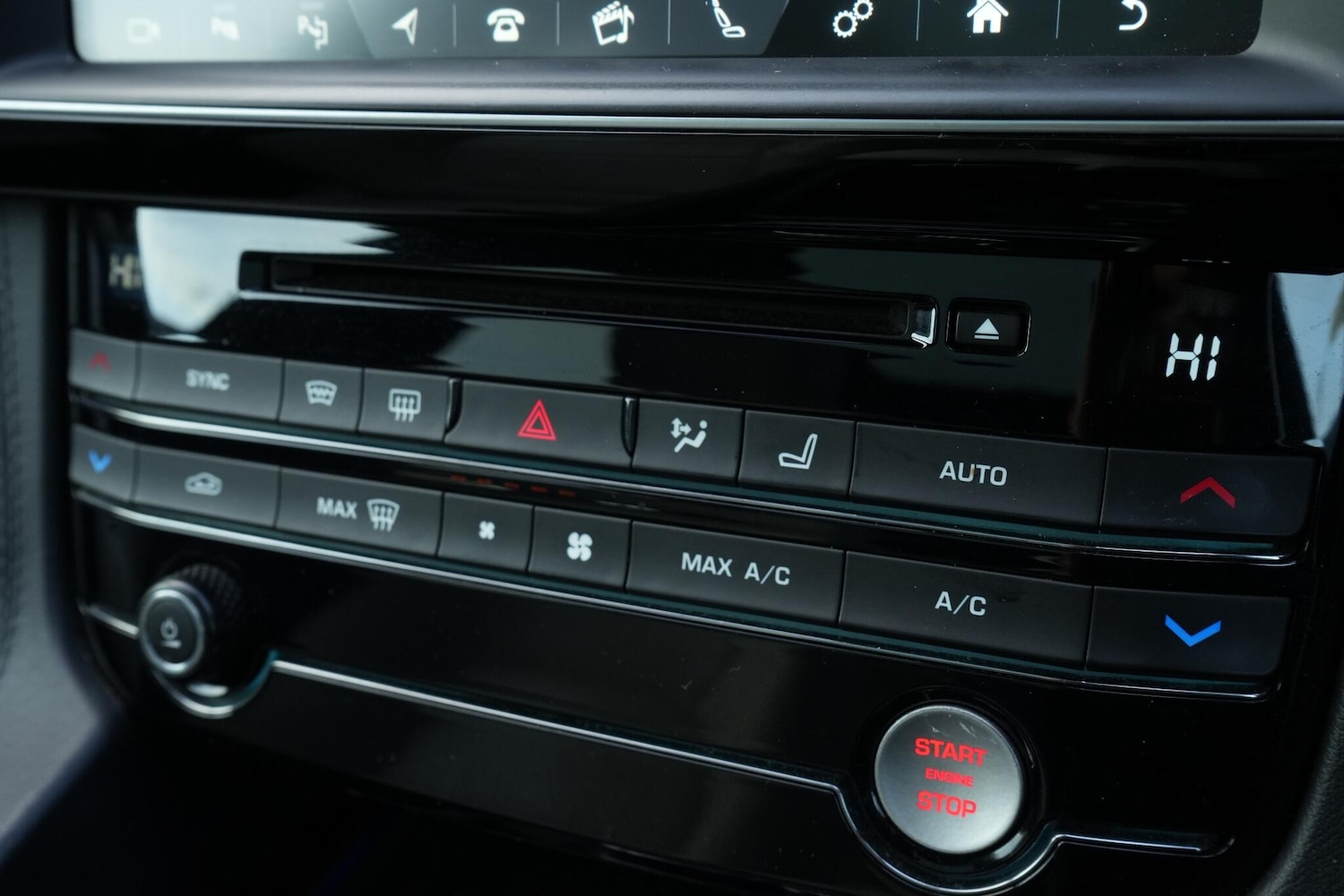 Used Jaguar F-Pace 2016 for sale - 76832672: Photo 37