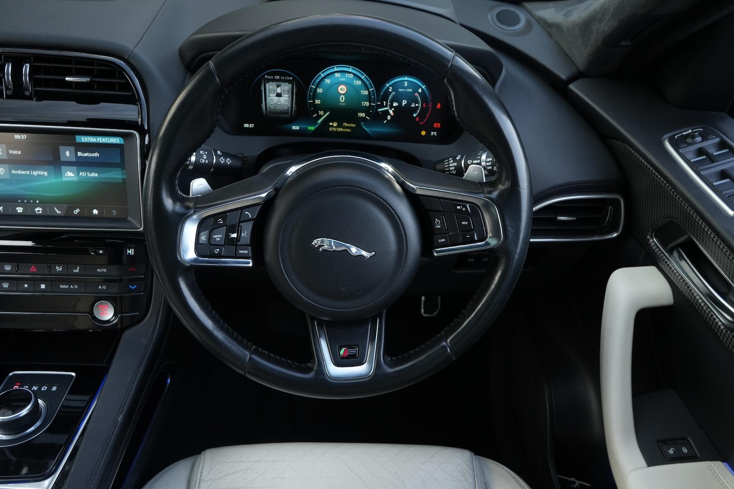 Used Jaguar F-Pace 2016 for sale - 76832672: Photo 39