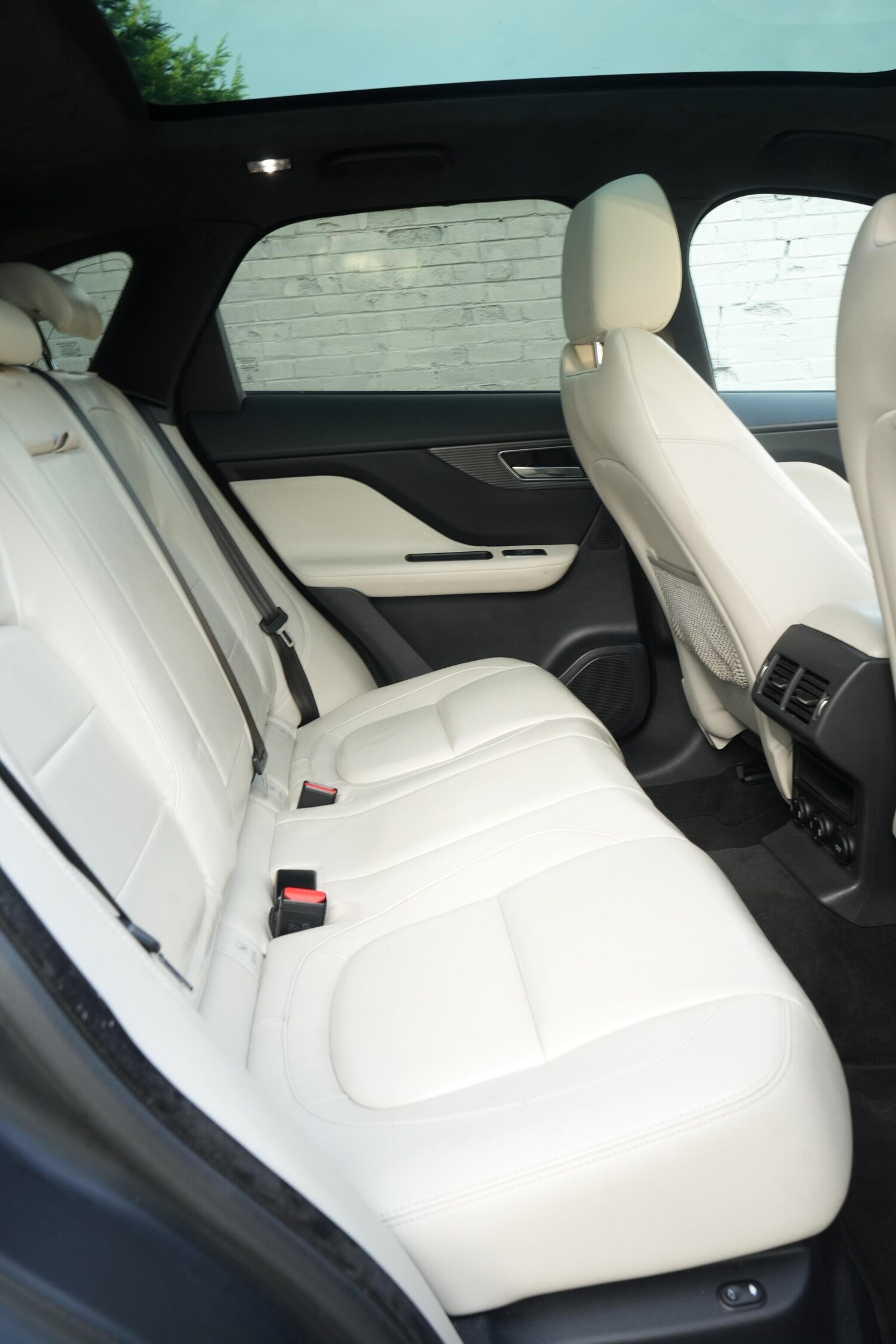 Used Jaguar F-Pace 2016 for sale - 76832672: Photo 43