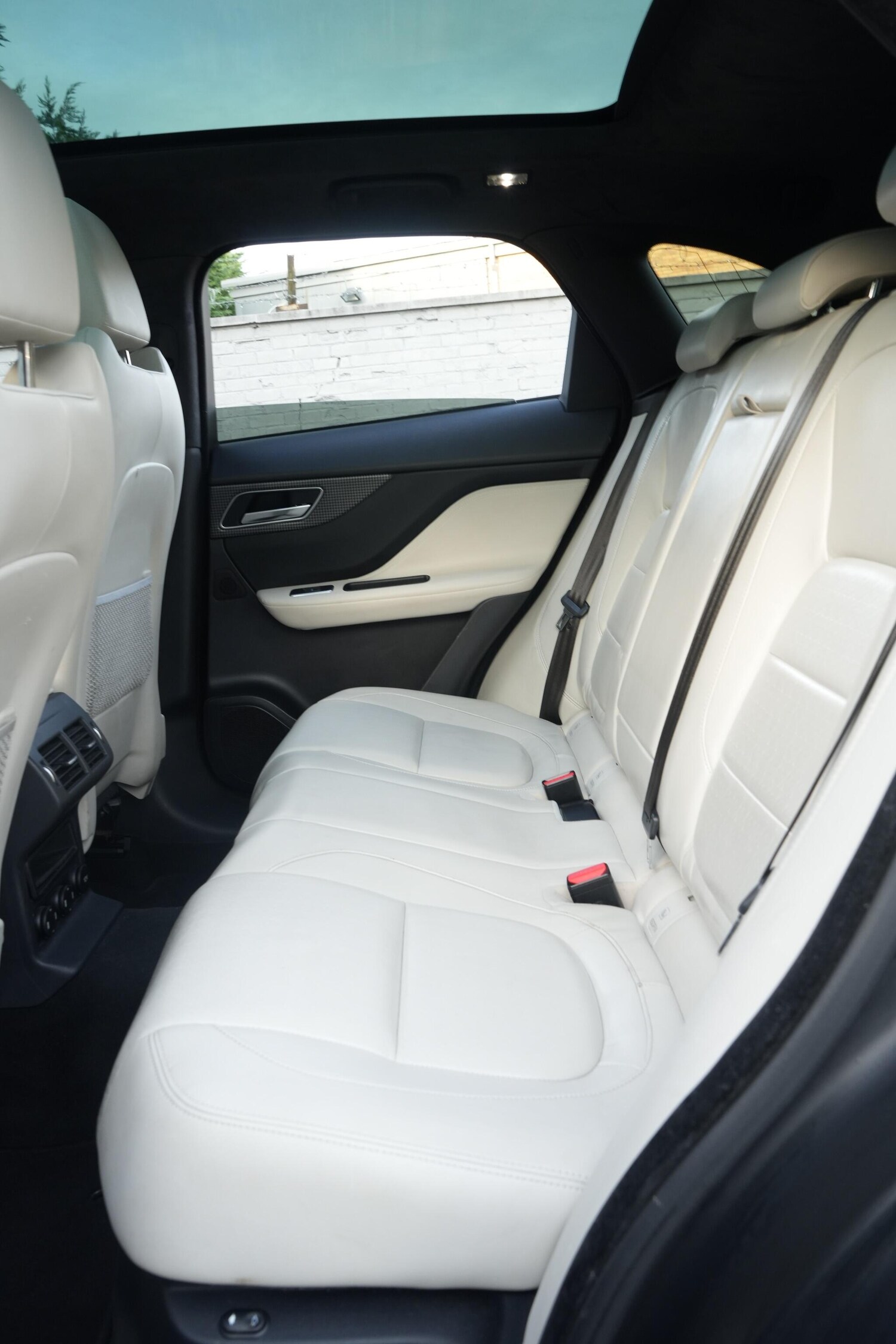 Used Jaguar F-Pace 2016 for sale - 76832672: Photo 44