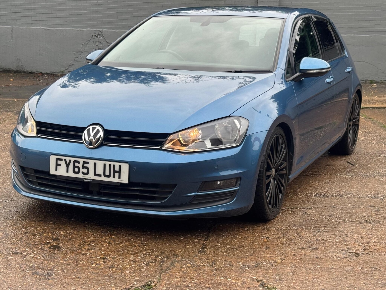 Used Volkswagen Golf 2015 for sale - 76562320: Photo 2