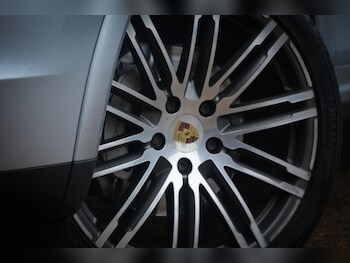 Used Porsche Cayenne 2017 for sale - 77387664: Photo