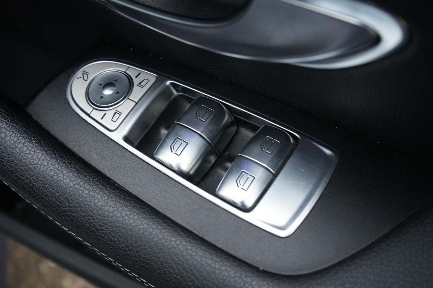 Used Mercedes-Benz E Class for sale - 77808031: Photo 40