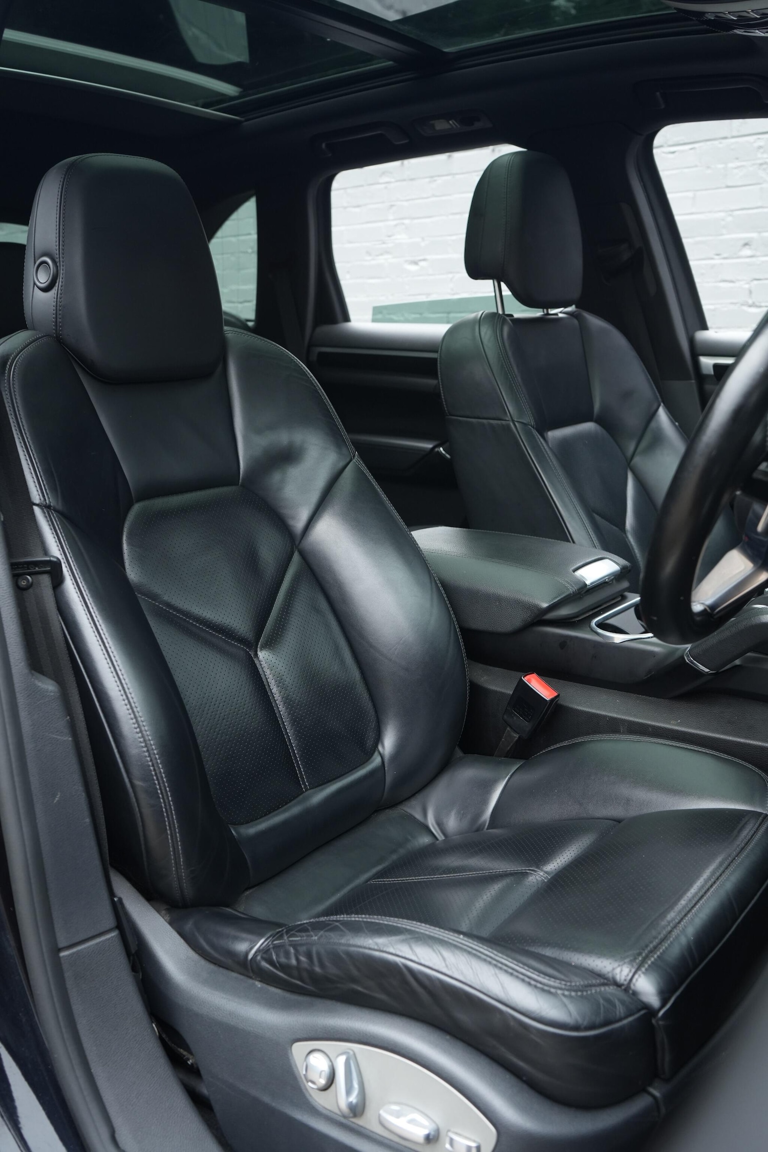 Used Porsche Cayenne 2015 for sale - 76995743: Photo 42