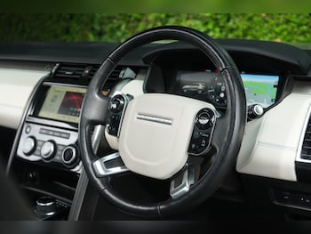 Used Land Rover Discovery 2018 for sale - 78771888: Photo