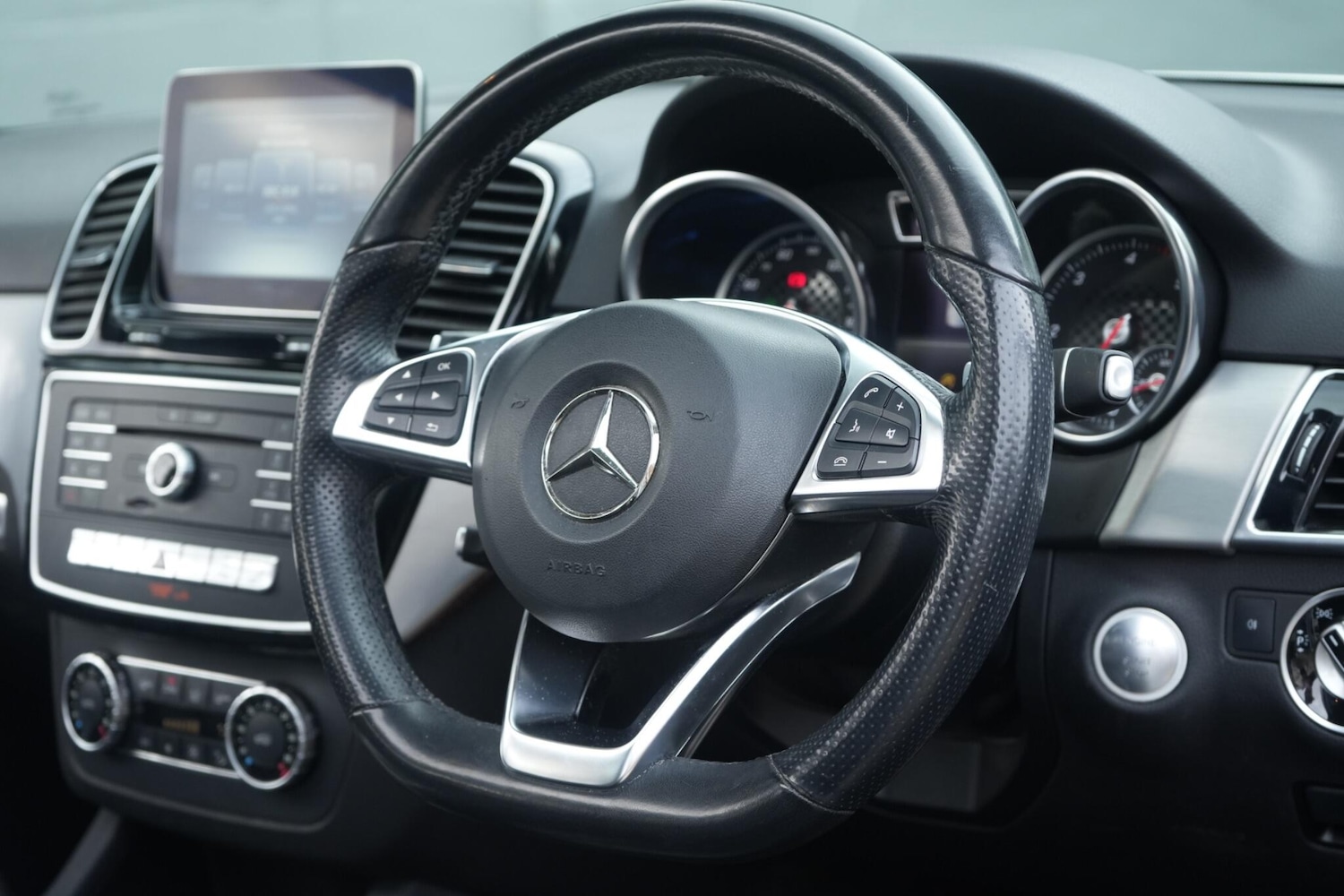 Used Mercedes-Benz GLE 2018 for sale - 77598472: Photo 3