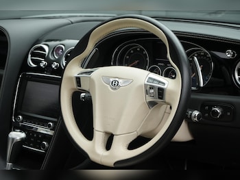 Used Bentley Flying Spur 2017 for sale - 76991172: Photo