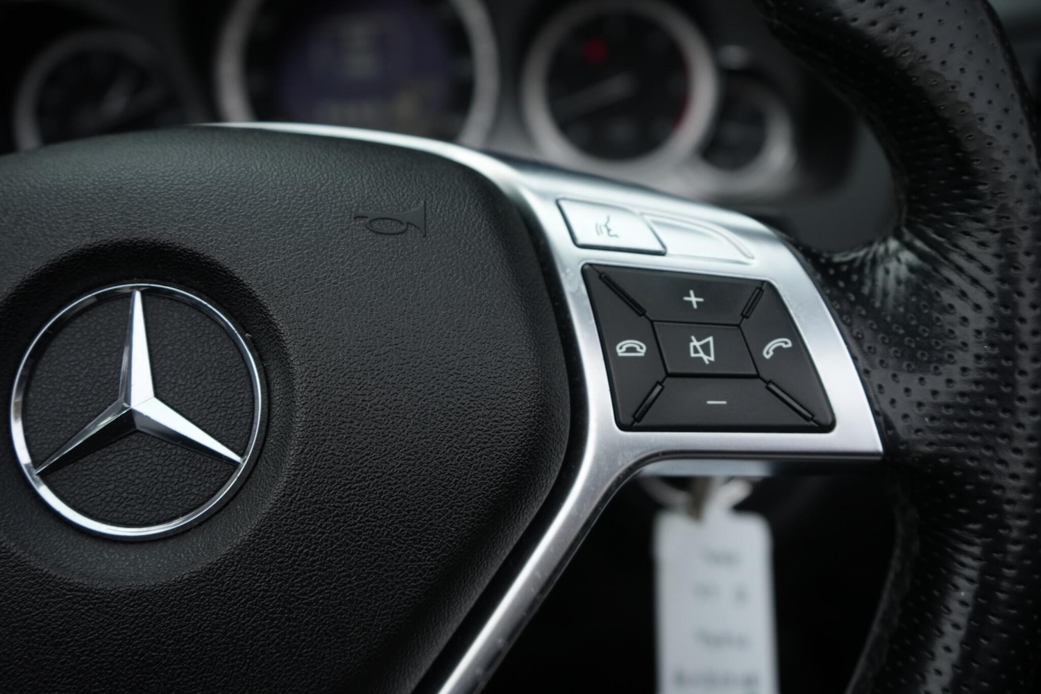 Used Mercedes-Benz E Class 2011 for sale - 76361511: Photo 45