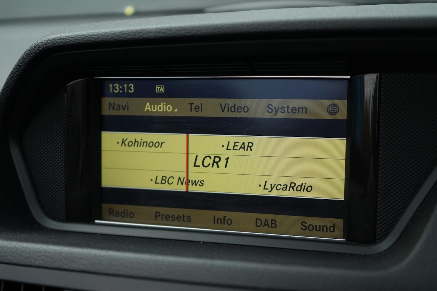 Used Mercedes-Benz E Class 2011 for sale - 76361511: Photo 49