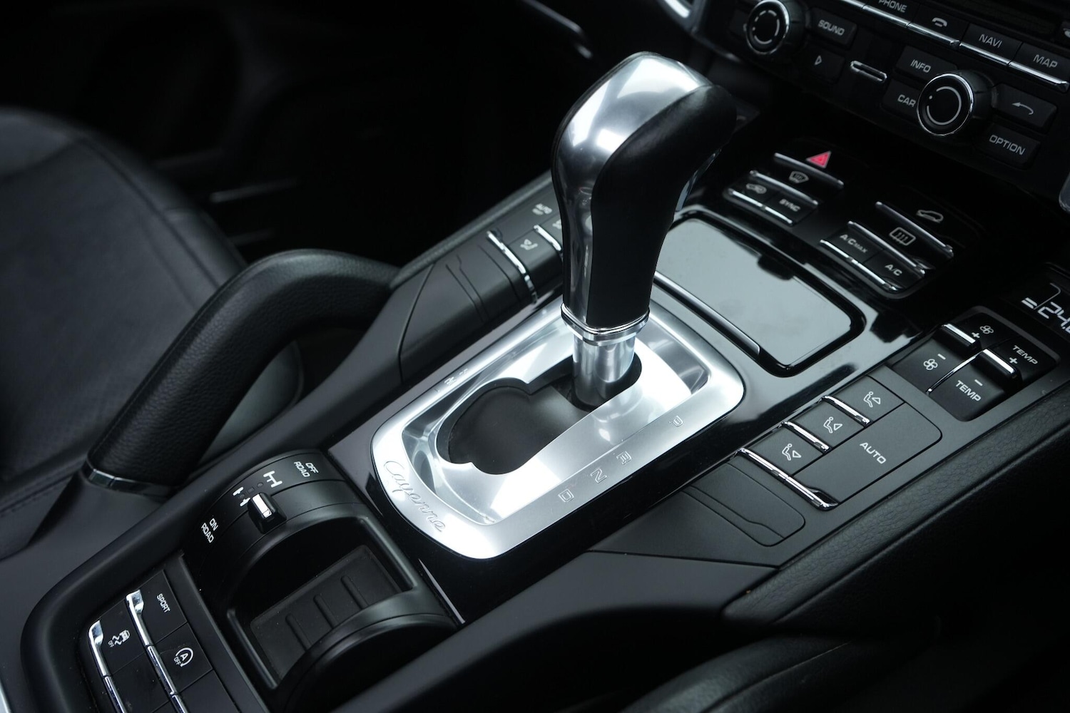 Used Porsche Cayenne 2015 for sale - 76522128: Photo 31