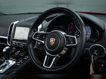 Used Porsche Cayenne 2015 for sale - 76522128: Photo