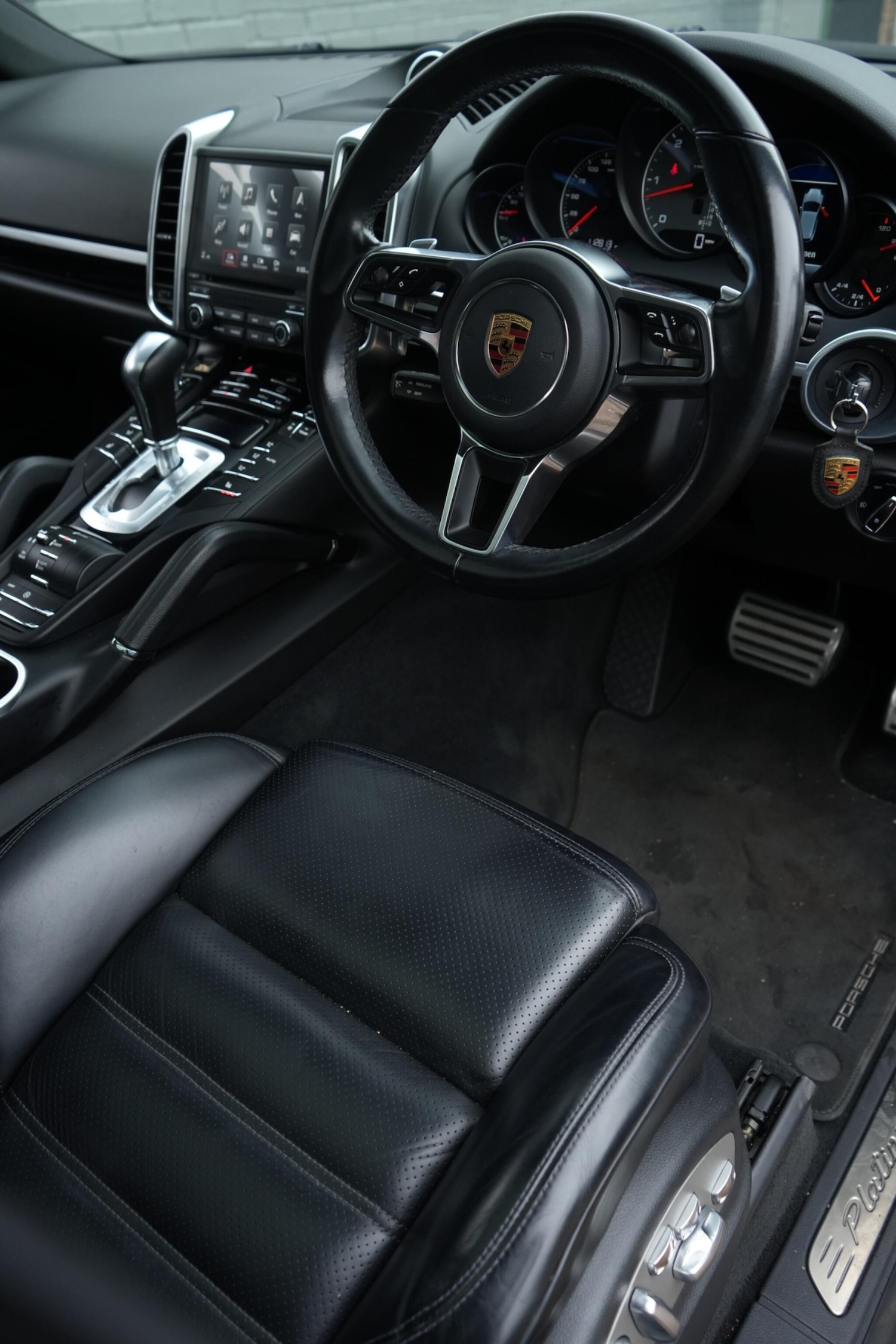 Used Porsche Cayenne 2017 for sale - 76270840: Photo 39