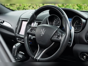 Used Maserati Levante 2020 for sale - 76995009: Photo