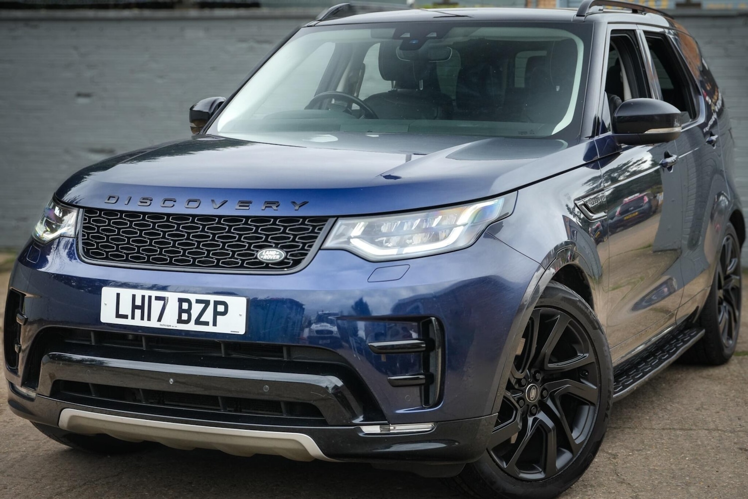 Used Land Rover Discovery 2017 for sale - 77958400: Photo 1