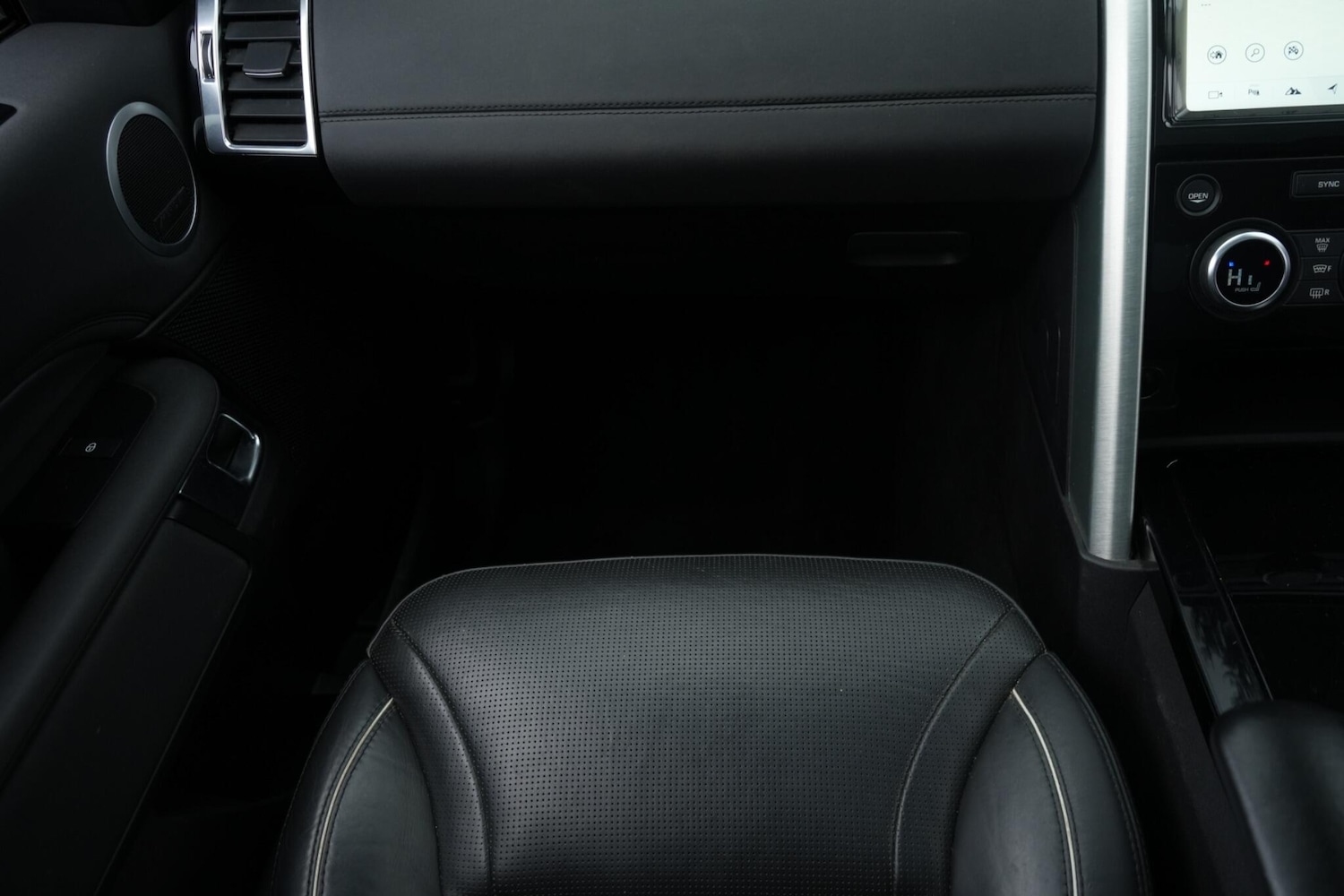 Used Land Rover Discovery 2017 for sale - 77958400: Photo 31