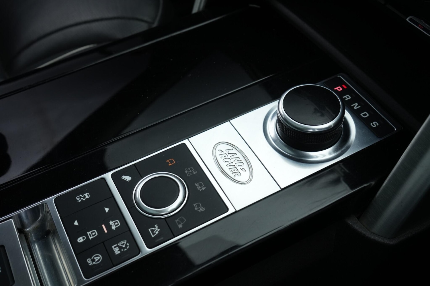 Used Land Rover Discovery 2017 for sale - 77958400: Photo 37