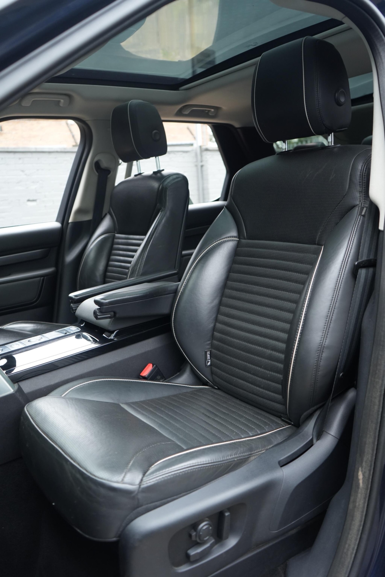 Used Land Rover Discovery 2017 for sale - 77958400: Photo 41