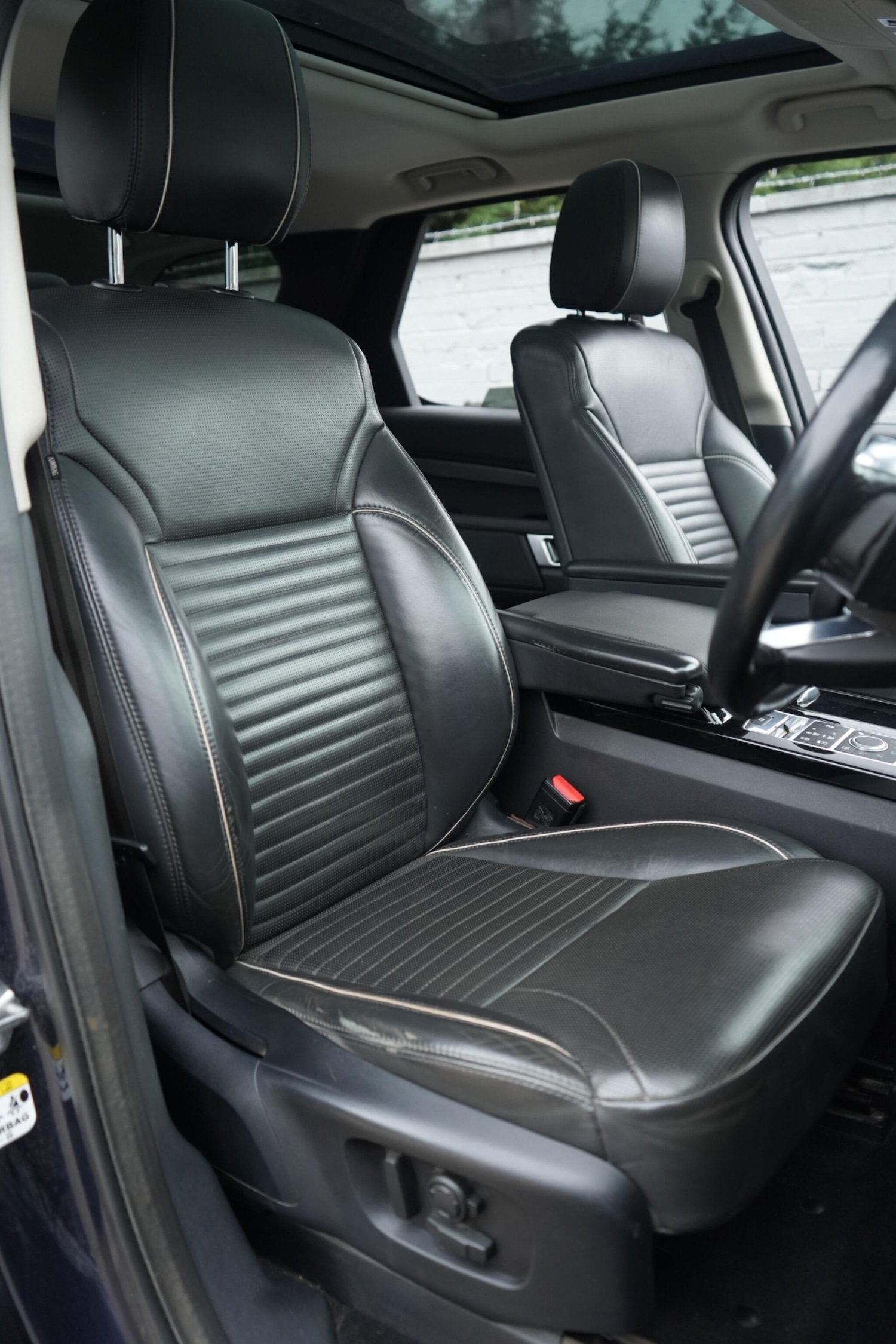 Used Land Rover Discovery 2017 for sale - 77958400: Photo 42