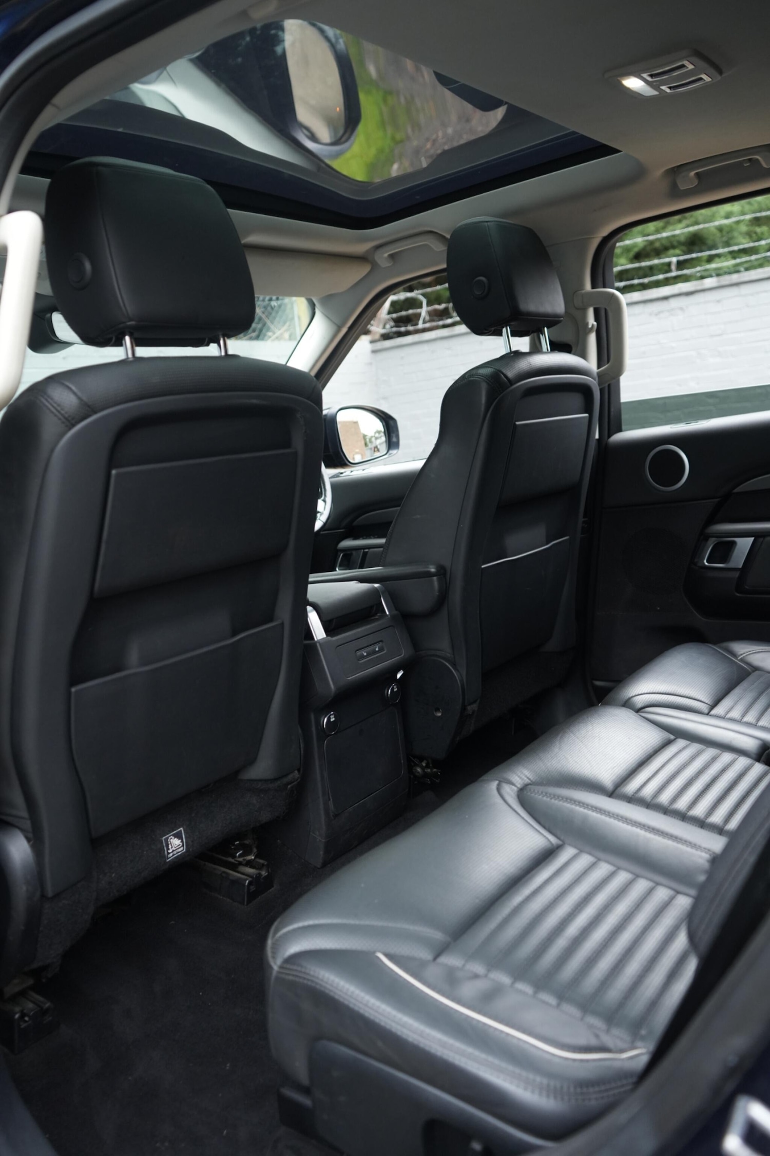 Used Land Rover Discovery 2017 for sale - 77958400: Photo 46