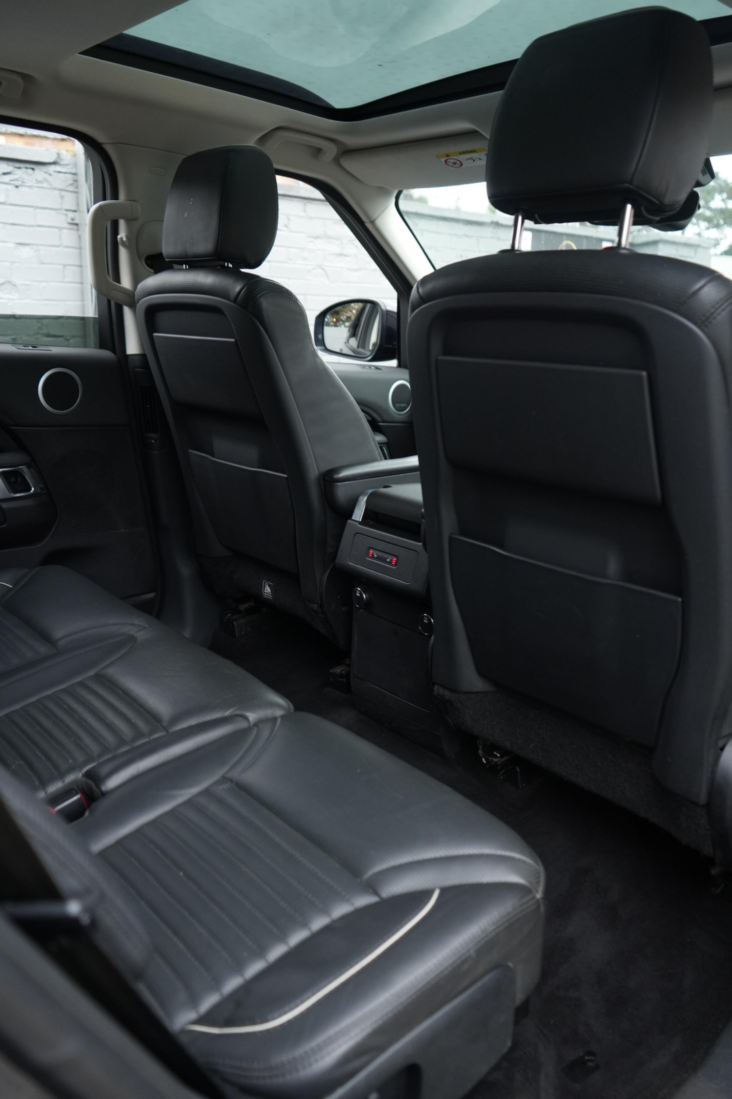 Used Land Rover Discovery 2017 for sale - 77958400: Photo 47