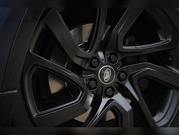 Used Land Rover Discovery 2017 for sale - 77958400: Photo