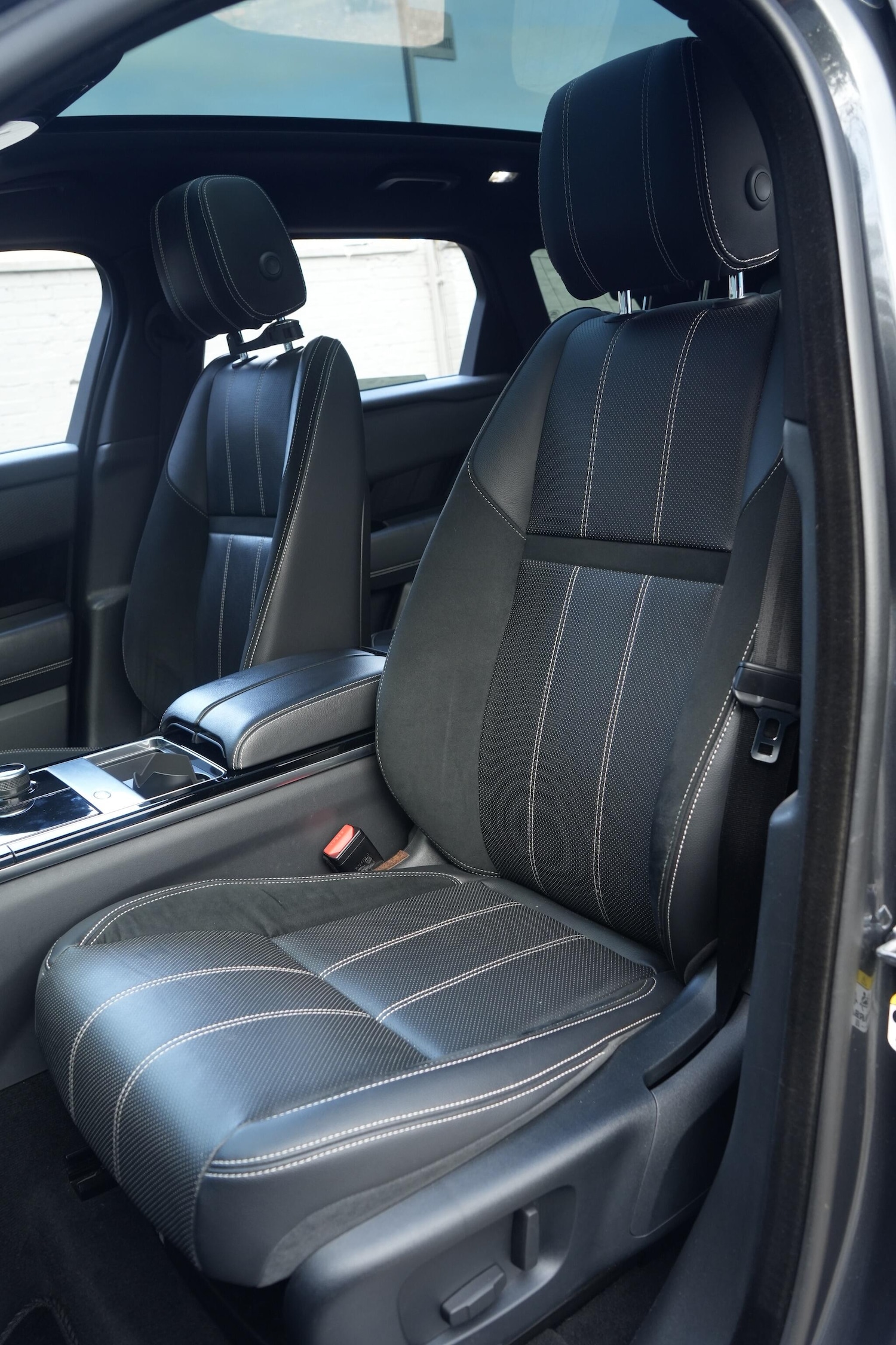 Used Land Rover Range Rover Velar 2018 for sale - 76645510: Photo 36