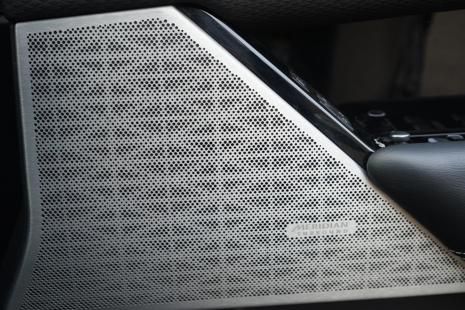 Used Land Rover Range Rover Velar 2018 for sale - 76645510: Photo 5