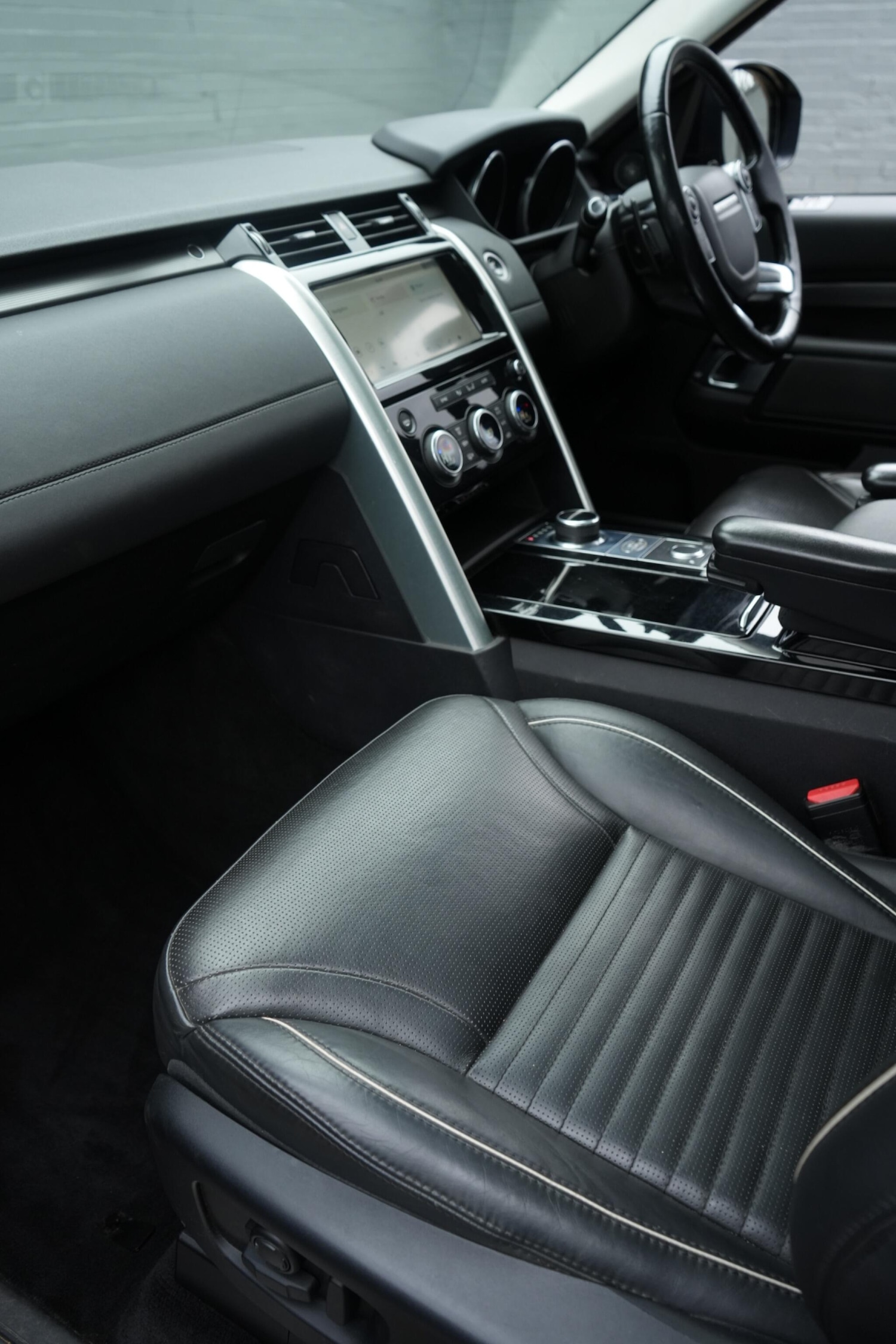 Used Land Rover Discovery 2017 for sale - 77683672: Photo 30