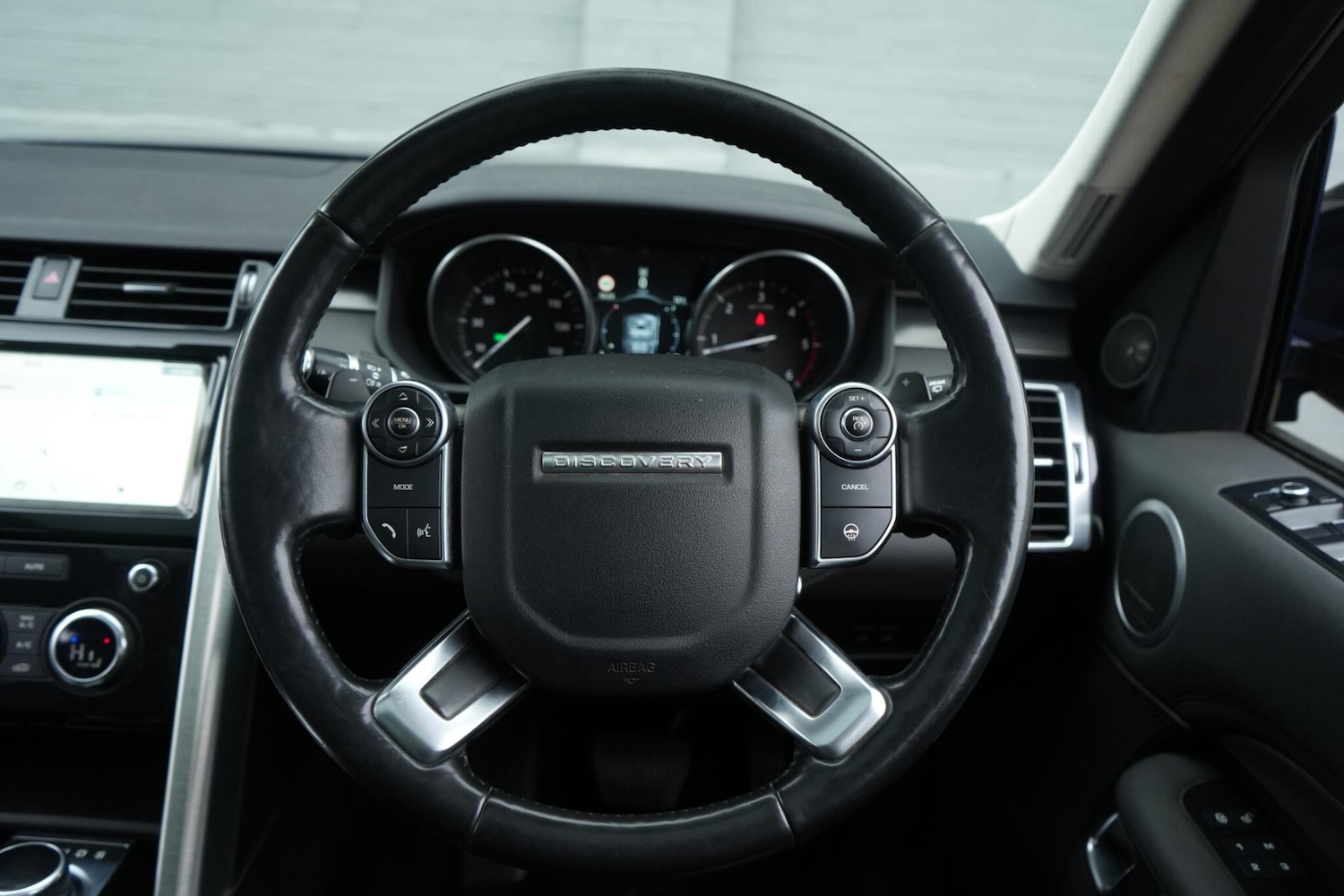 Used Land Rover Discovery 2017 for sale - 77683672: Photo 38