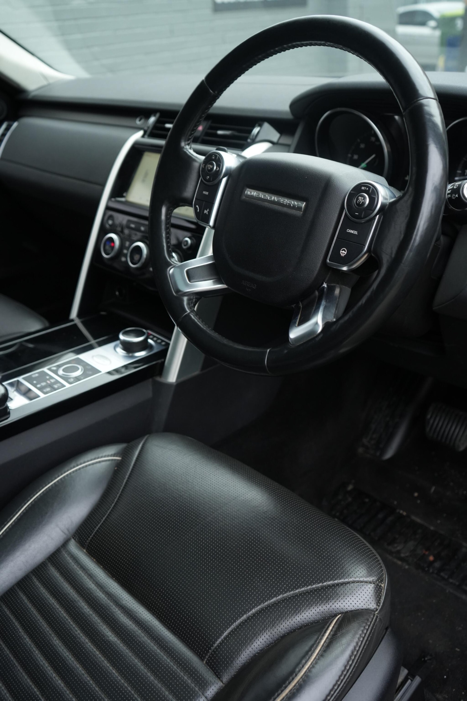 Used Land Rover Discovery 2017 for sale - 77683672: Photo 39