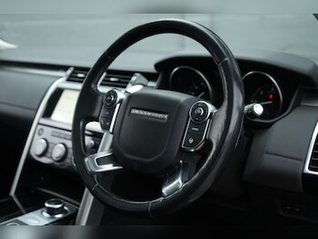 Used Land Rover Discovery 2017 for sale - 77683672: Photo