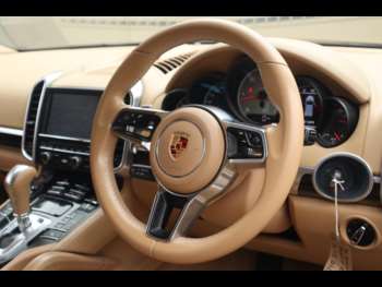 Used Porsche Cayenne 2015 for sale - 74686474: Photo