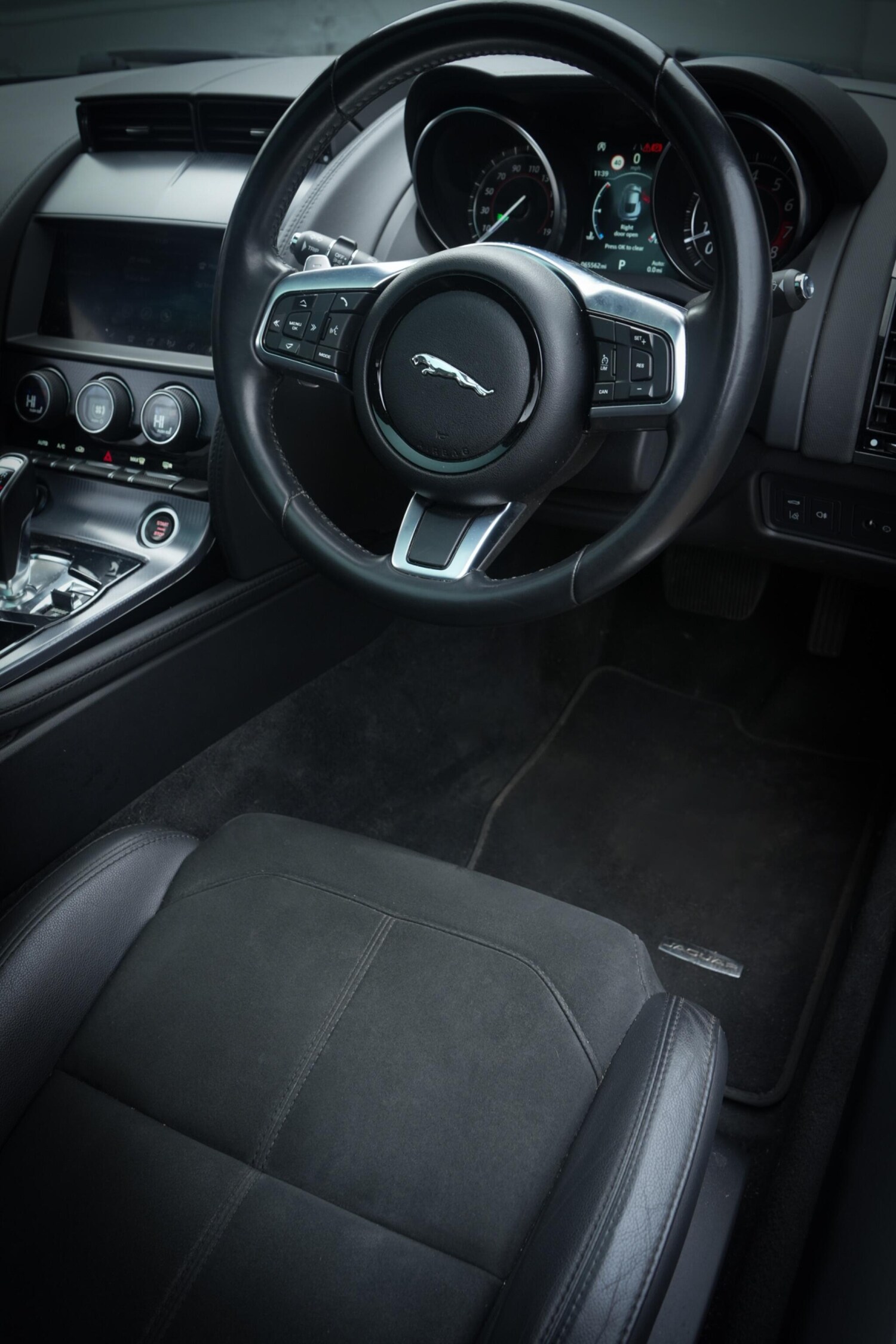 Used Jaguar F-Type for sale - 77484412: Photo 27