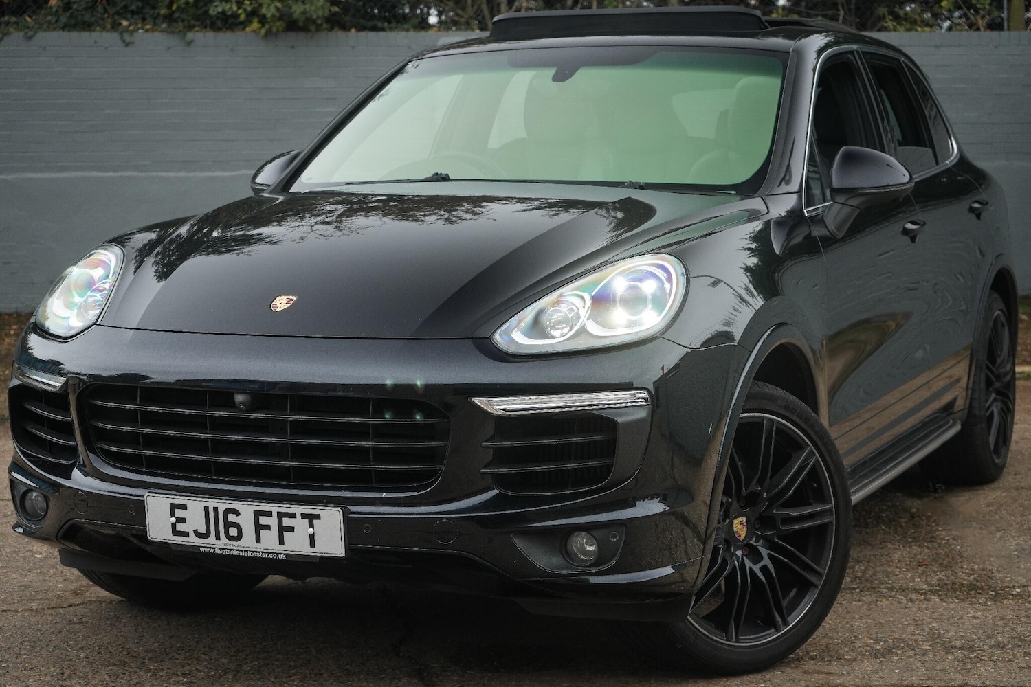 Used Porsche Cayenne 2016 for sale - 76522132: Photo 1