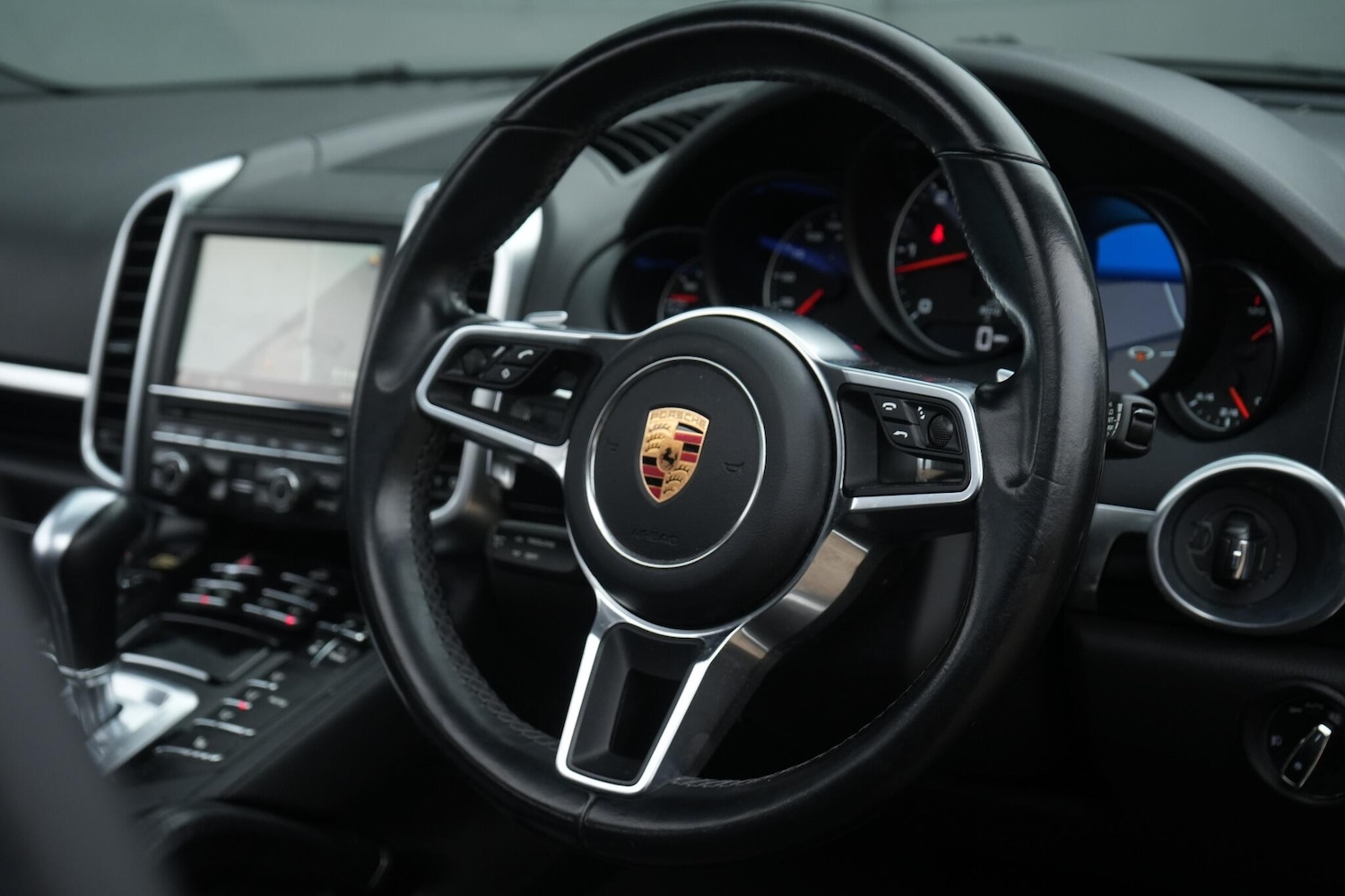 Used Porsche Cayenne 2016 for sale - 76522132: Photo 3