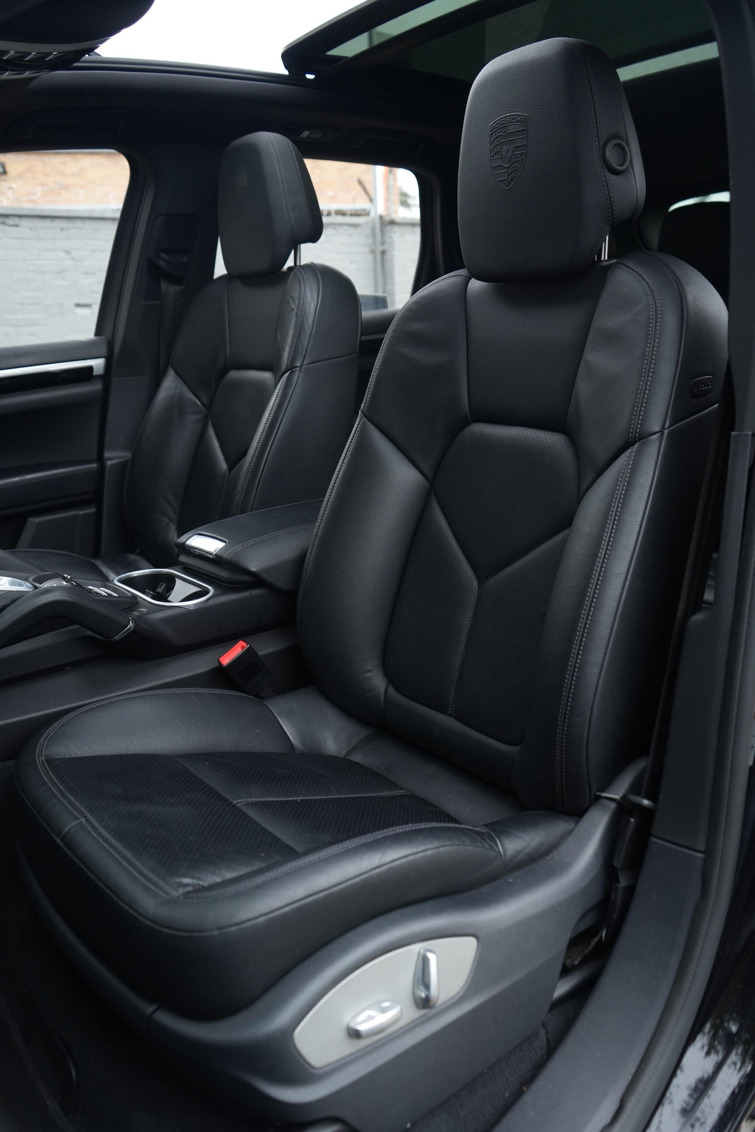 Used Porsche Cayenne 2016 for sale - 76522132: Photo 43