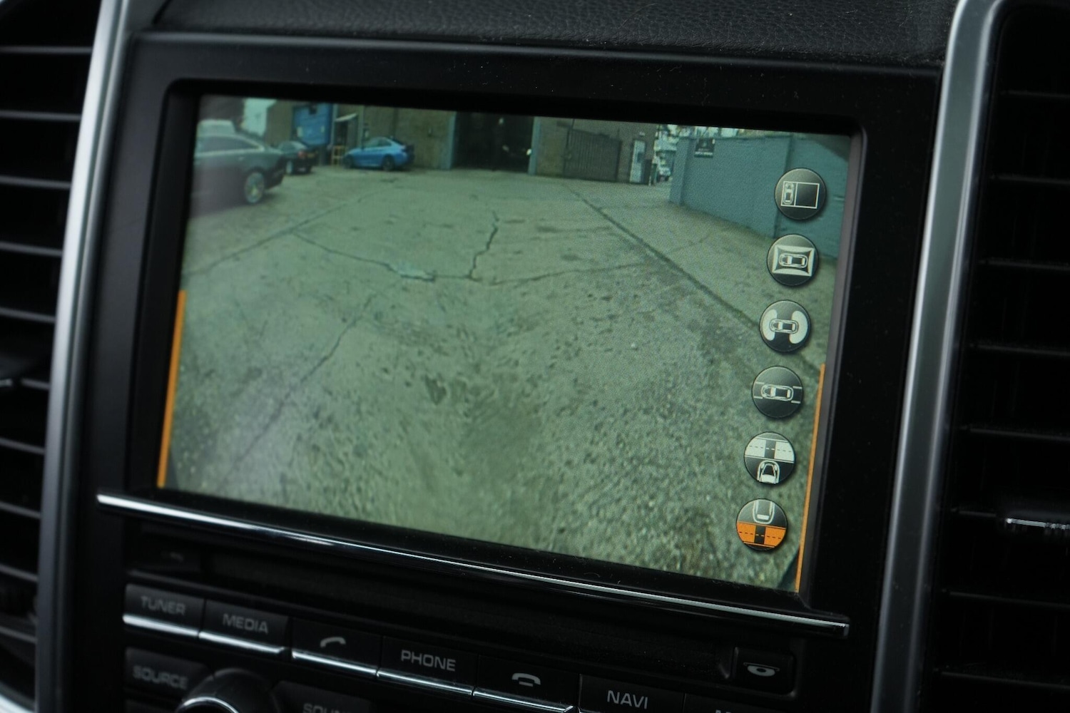 Used Porsche Cayenne 2016 for sale - 76522132: Photo 49